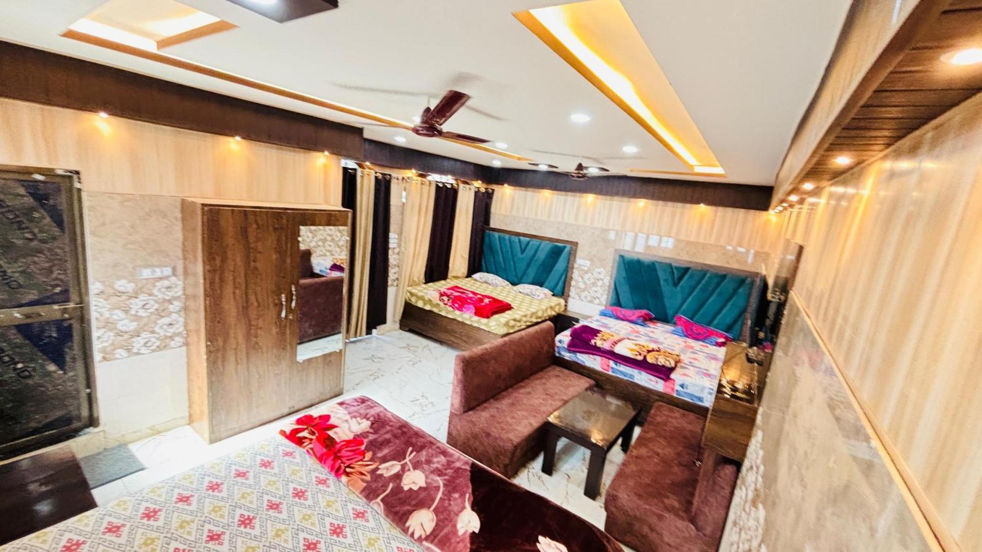 Samiksha Hotel