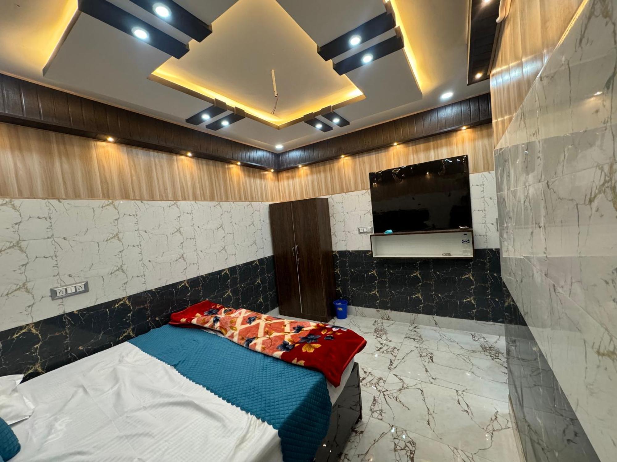 Samiksha Hotel Ayodhya