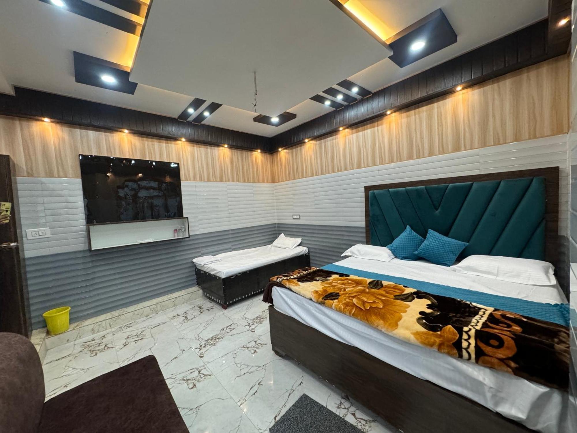 Hotel Samiksha *