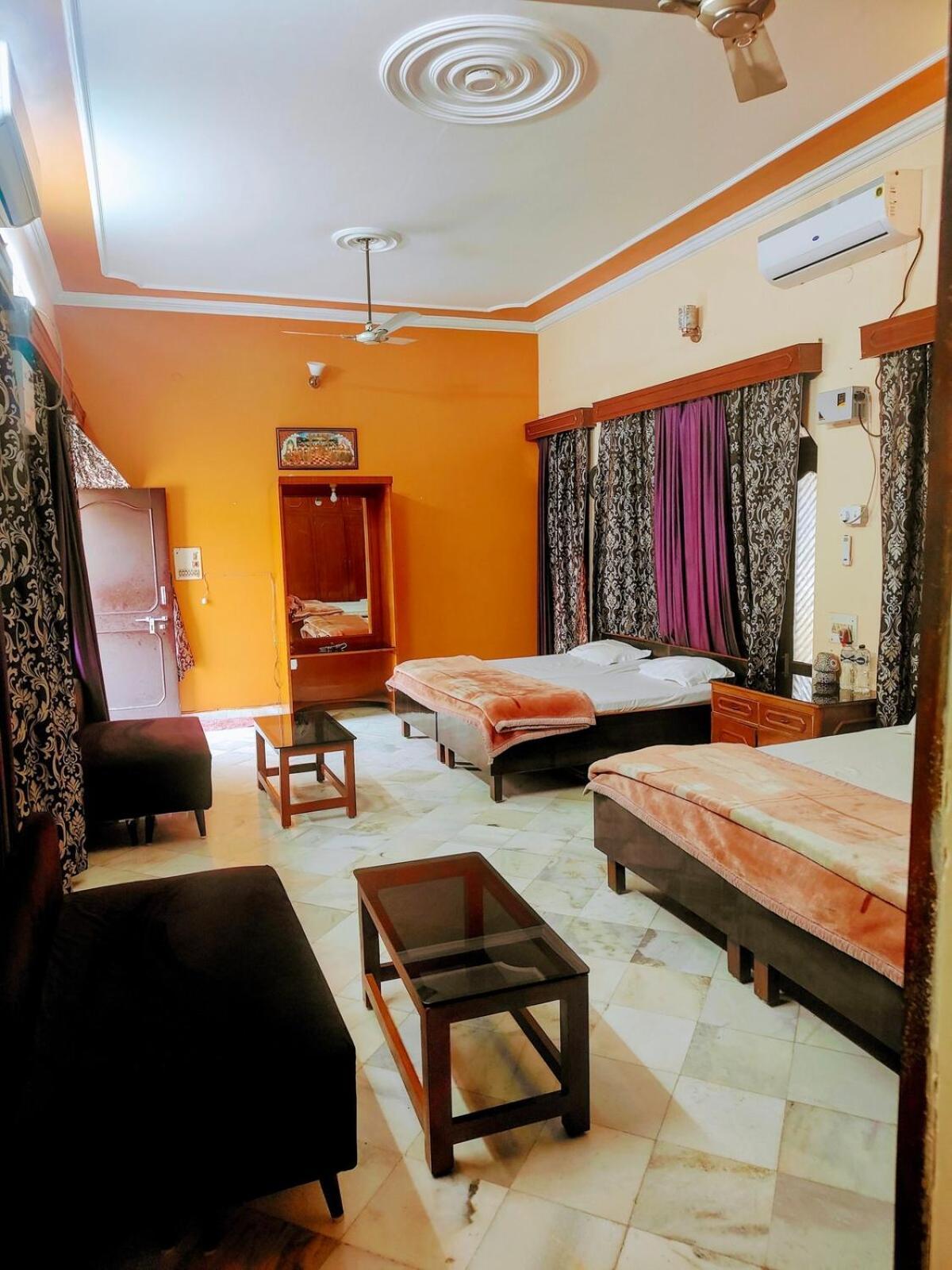 Shantiniketan 4bhk Comfortable Family In *