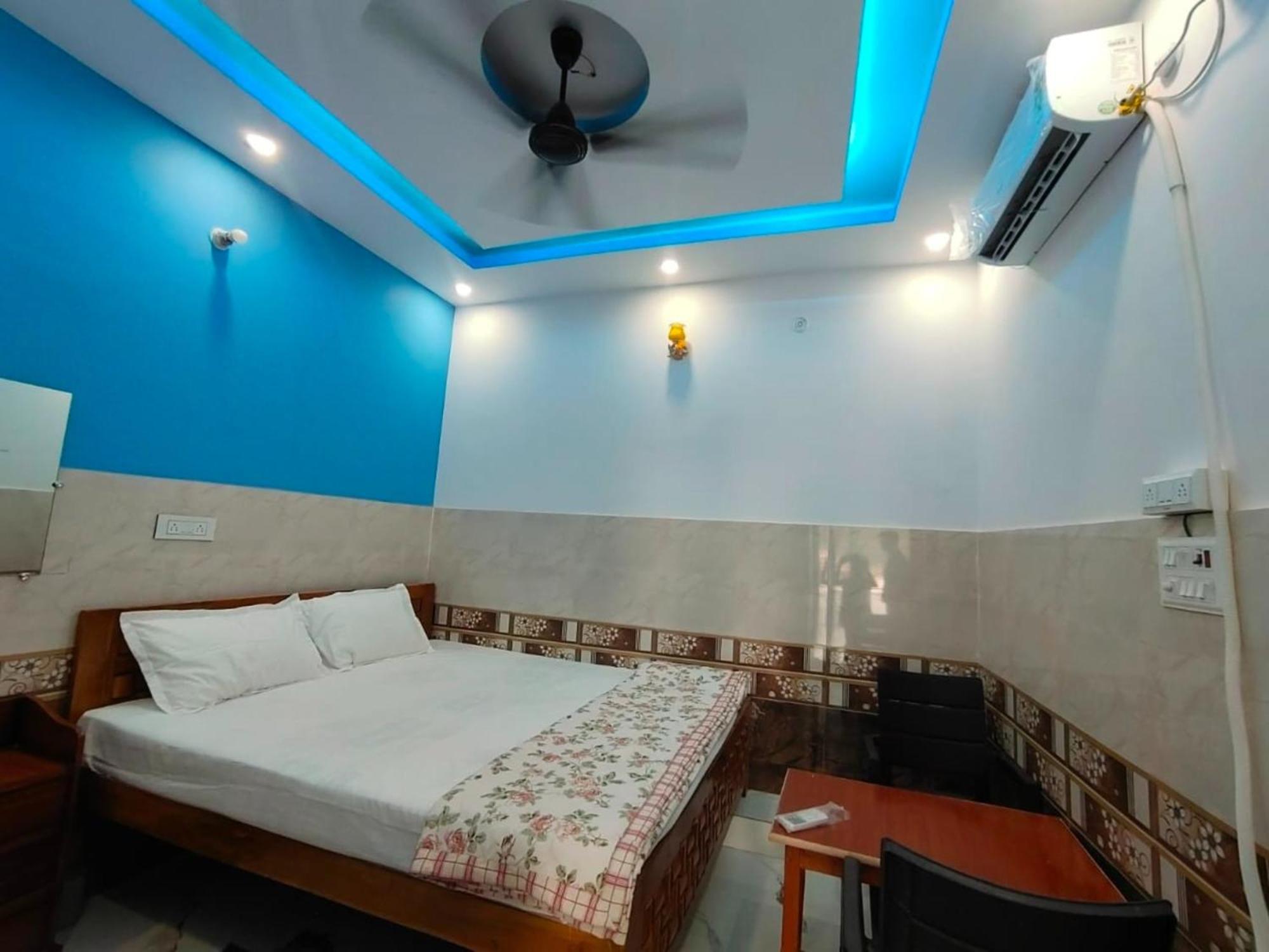 Shree Siya Raman Near Ram Janam Bhoomi 500m - Excellent Service Recommended