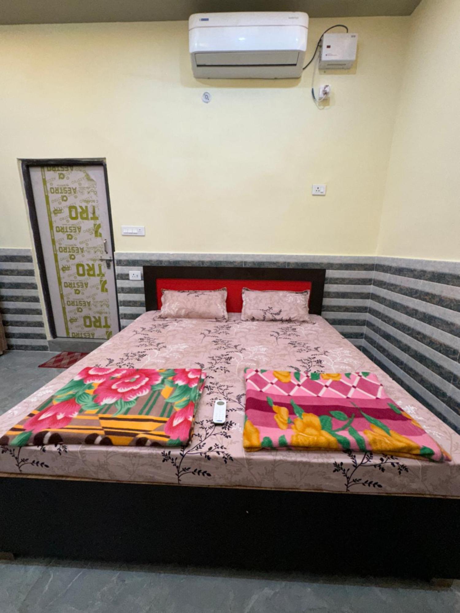 Guest house Sheesh Mahal *