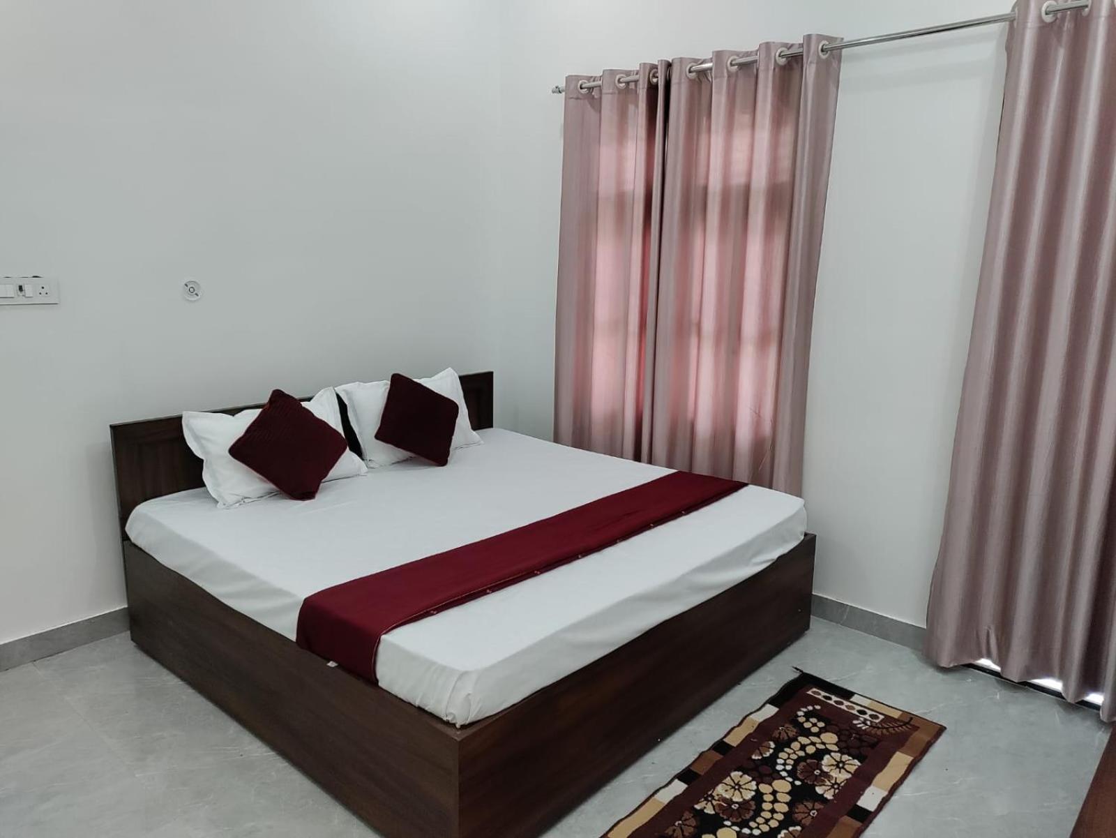 Hotel The Ashoka Palace