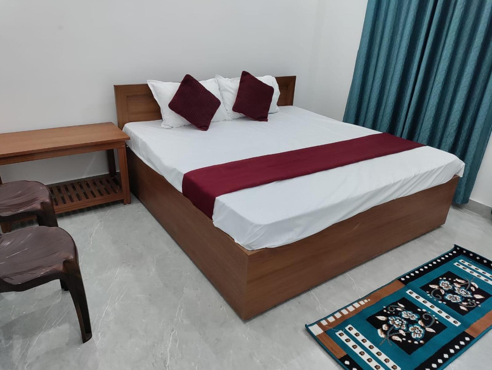 The Ashoka Palace 3*