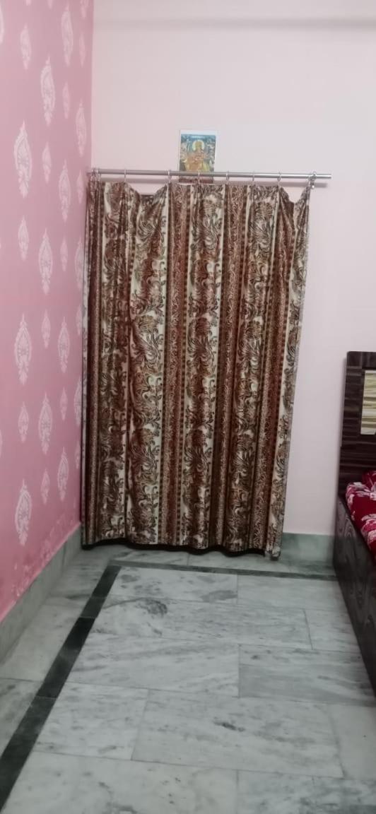 Raghuvar Guest house *