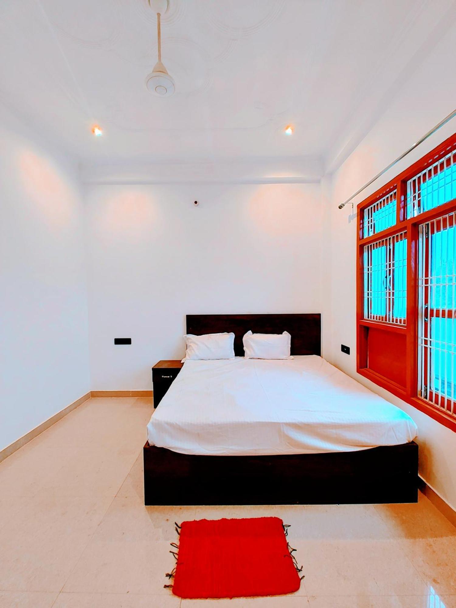 Hotel Mithila Nilayam 200 Mtr From Ram Janam Bhumi