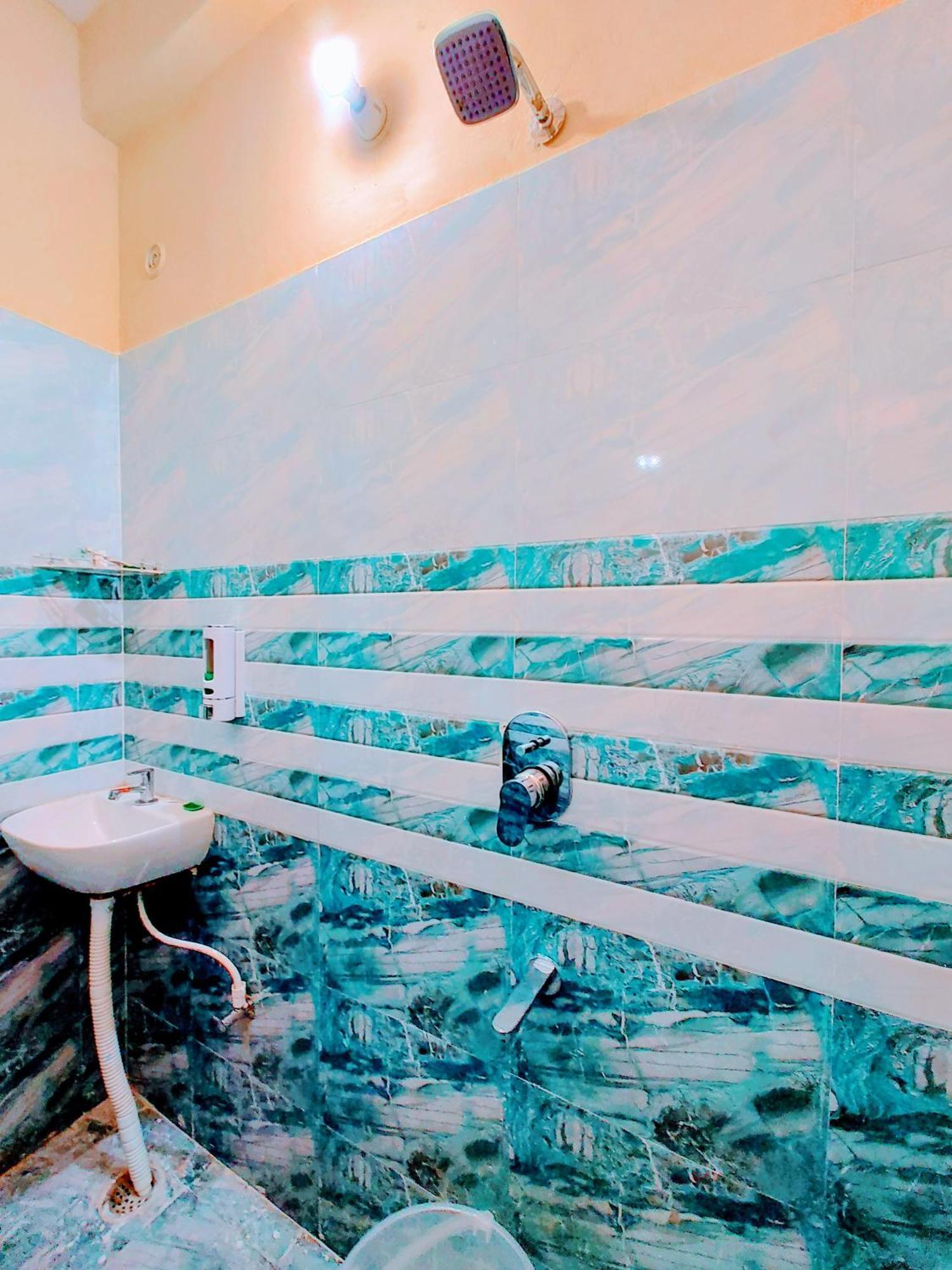 Hotel Mithila Nilayam 200 Mtr From Ram Janam Bhumi Ayodhya