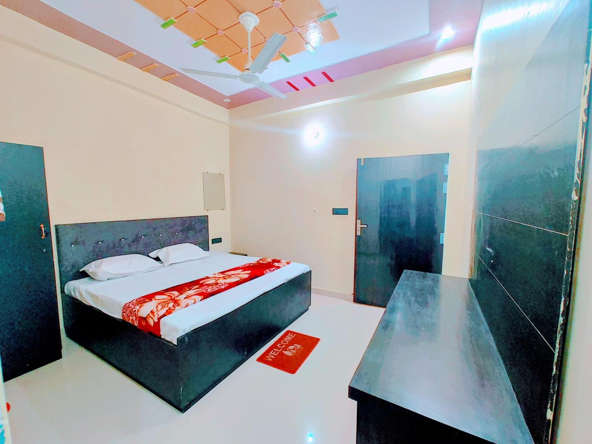 Mithila Nilayam 200 Mtr From Ram Janam Bhumi