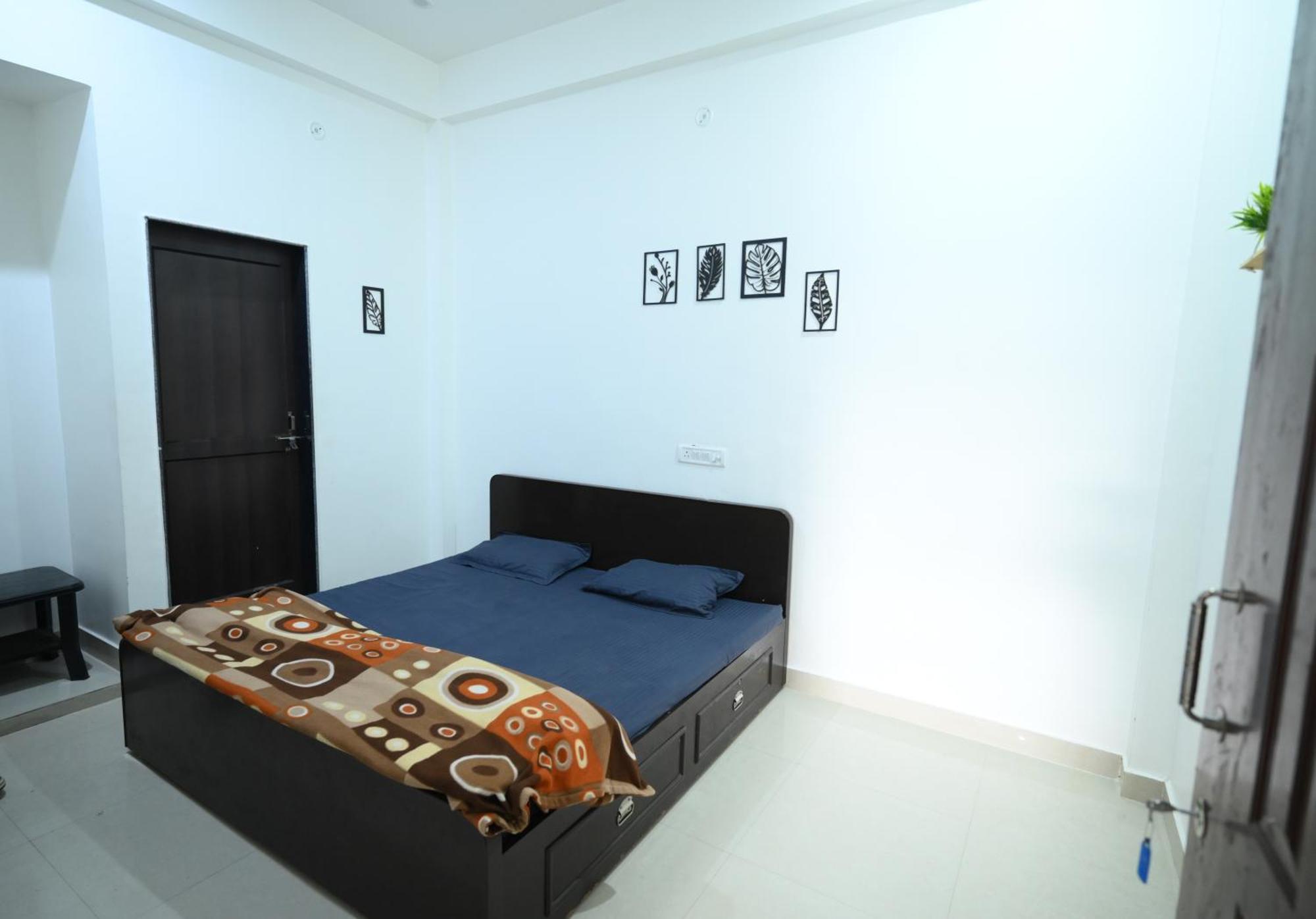 Janki Sadan Near Ram Janam Bhumi Hotel 2*