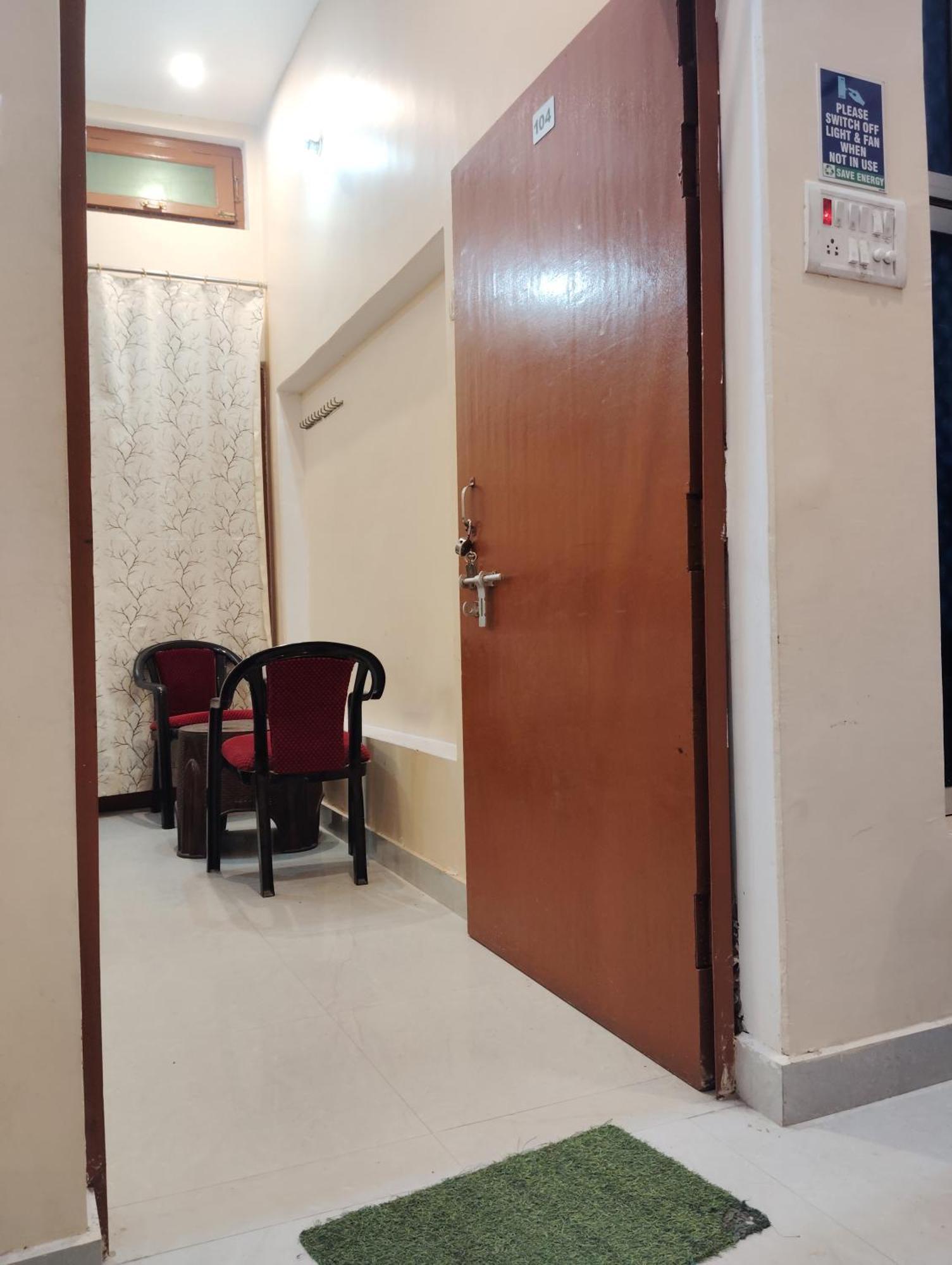 Om Palace Guest House Ayodhya Dhaam -Ac & Non Ac Rooms Homestay