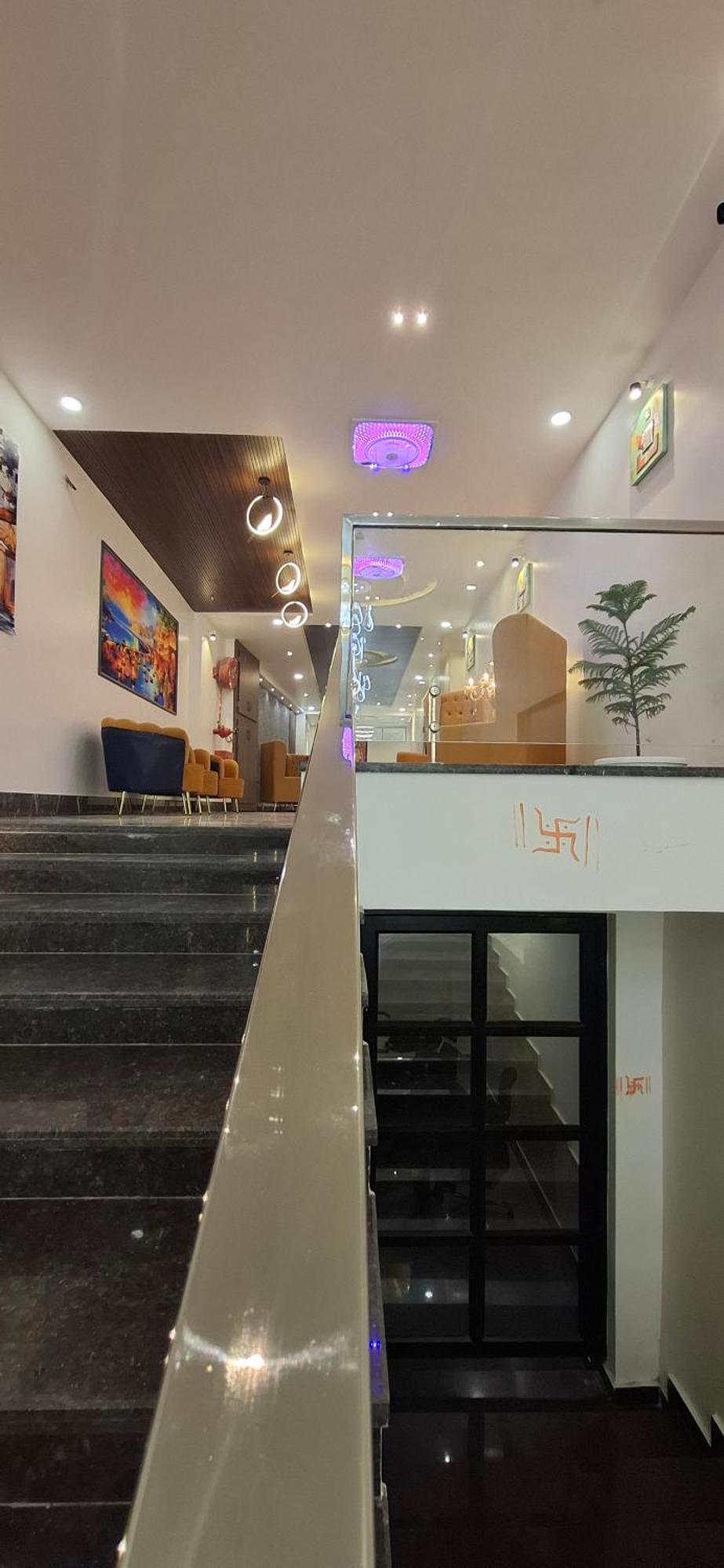 Hotel Blueneck A Veg Place Ayodhya