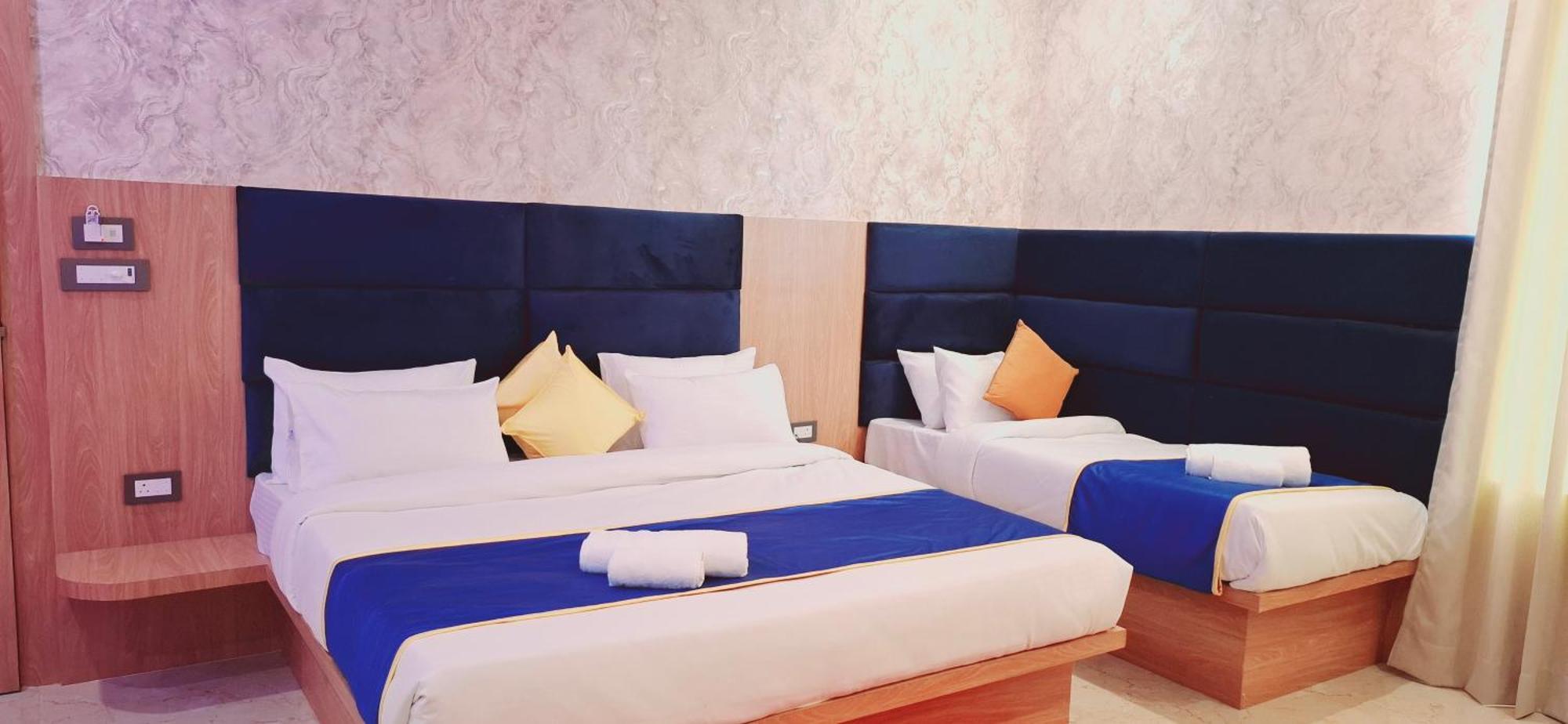 Blueneck A Veg Place Hotel Ayodhya