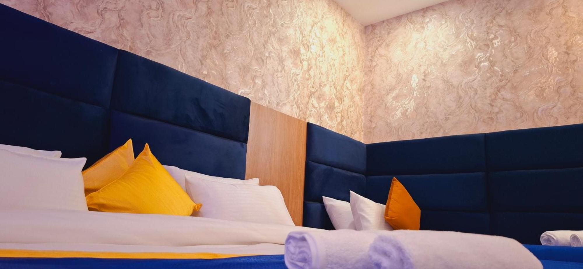 Hotel Blueneck A Veg Place 3*