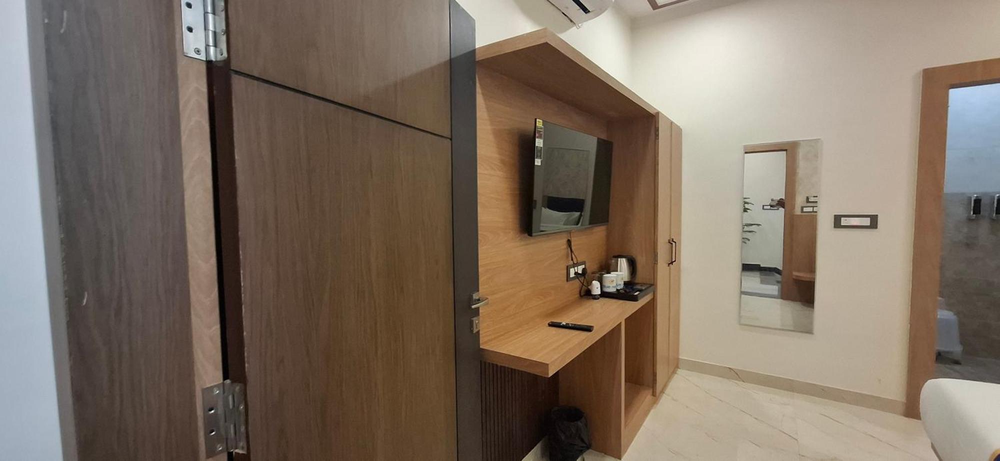 Blueneck A Veg Place 3*