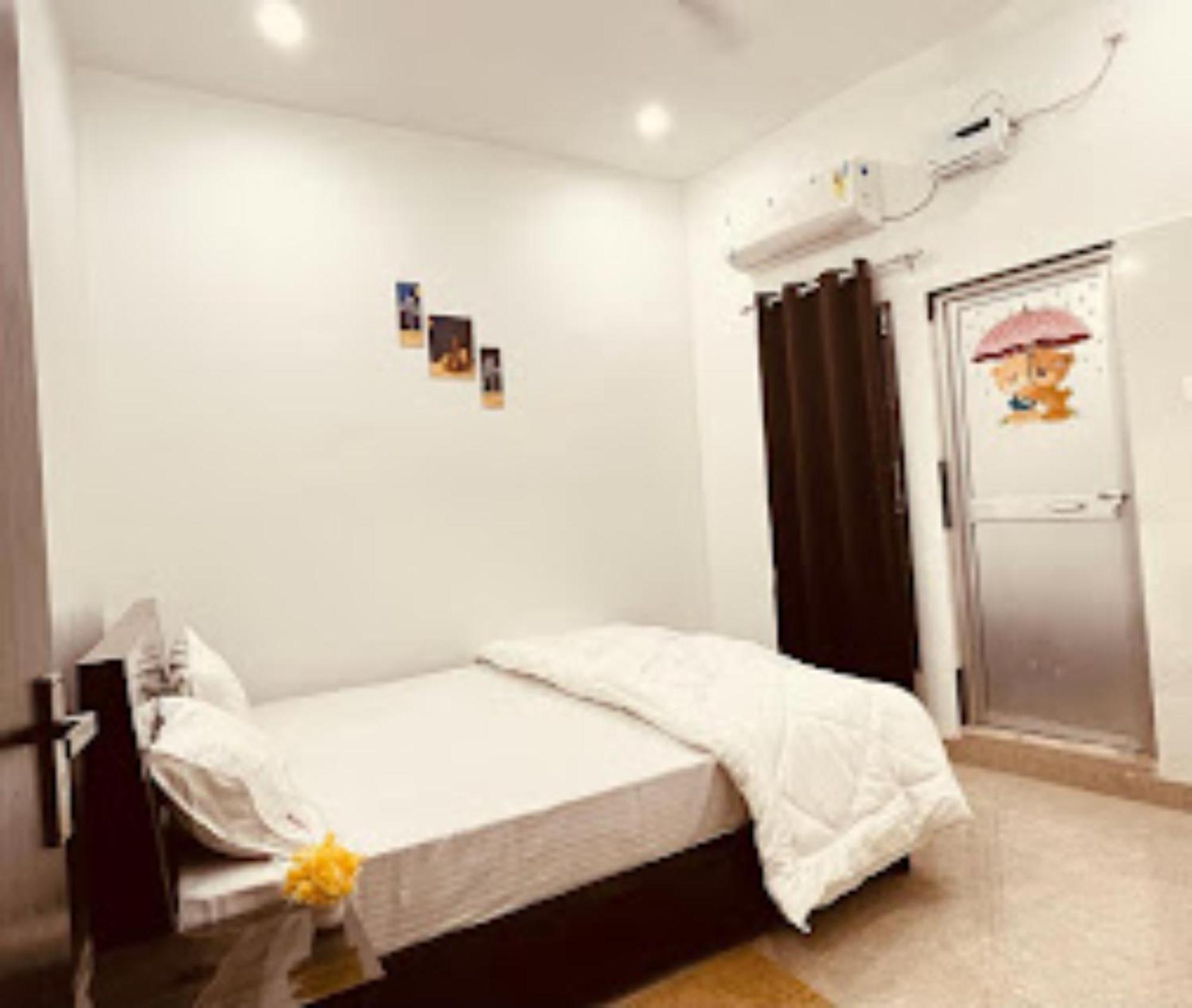 Ashoka Aashram Near Shri Ram Janmabhoomi - Prime Location With Luxury And Spacious - Book Now Ayodhya