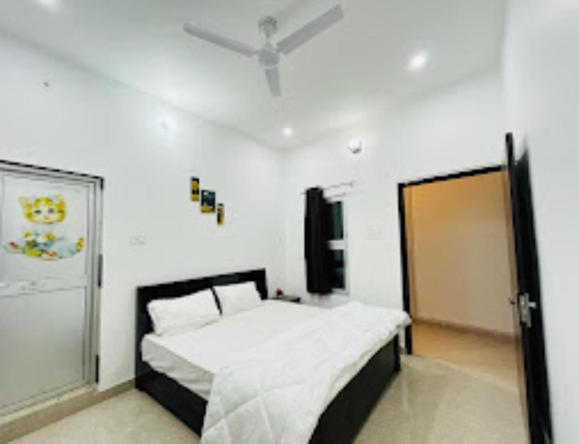 Ashoka Aashram Near Shri Ram Janmabhoomi - Prime Location With Luxury And Spacious - Book Now
