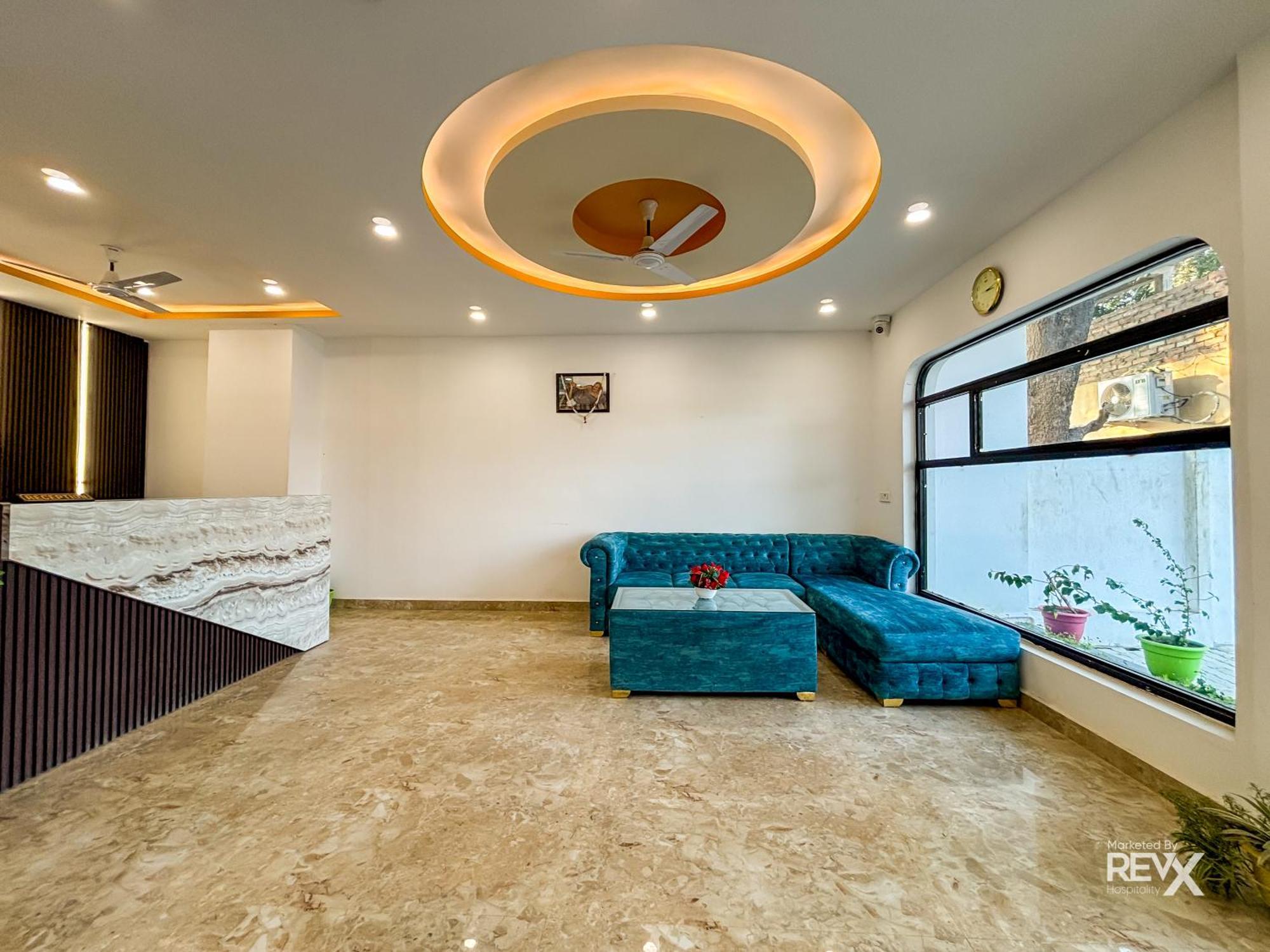 Hotel Raghuveer Sadan, Near Ram Mandir -10 Min Walk
