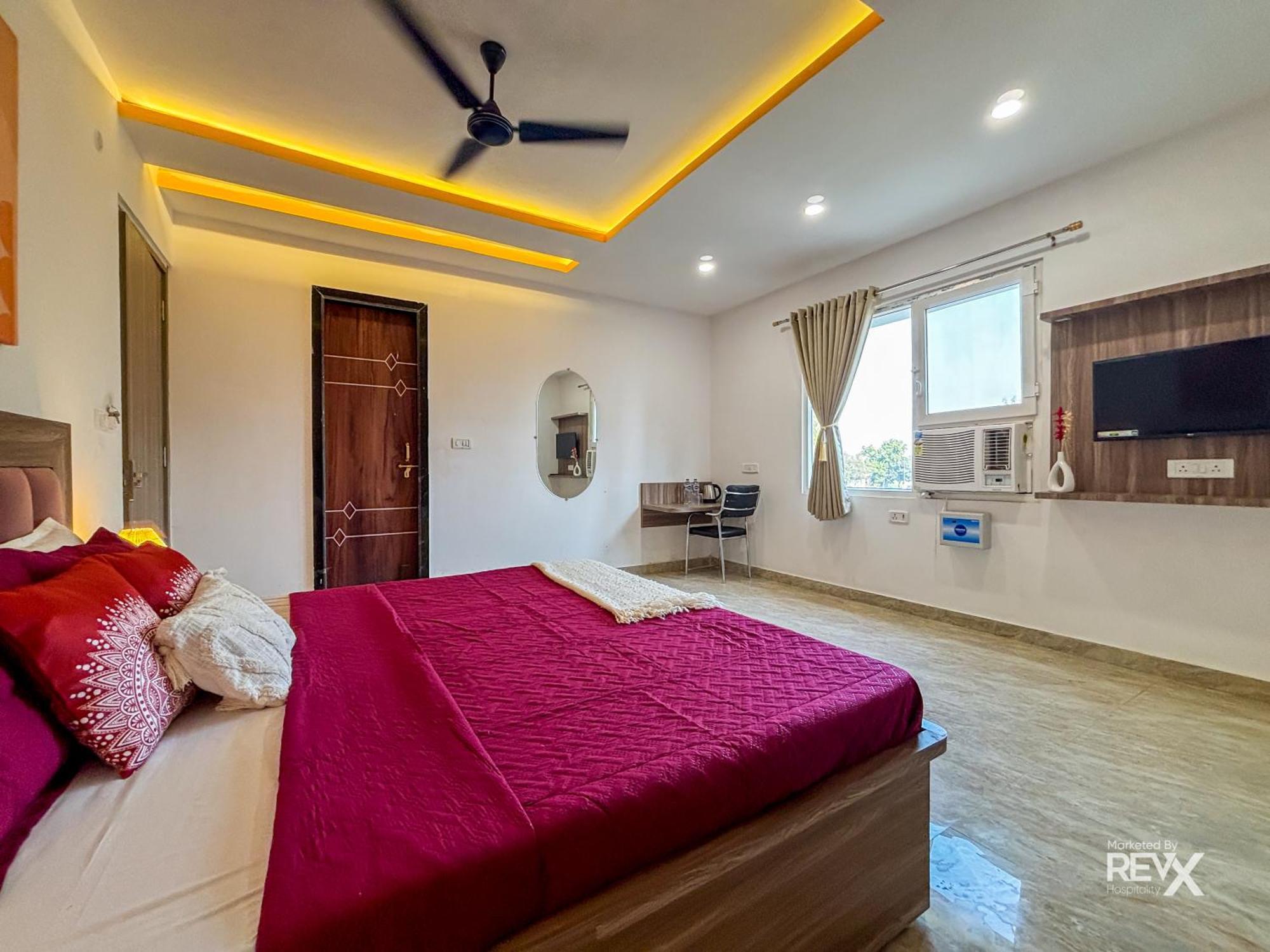 Raghuveer Sadan, Near Ram Mandir -10 Min Walk
