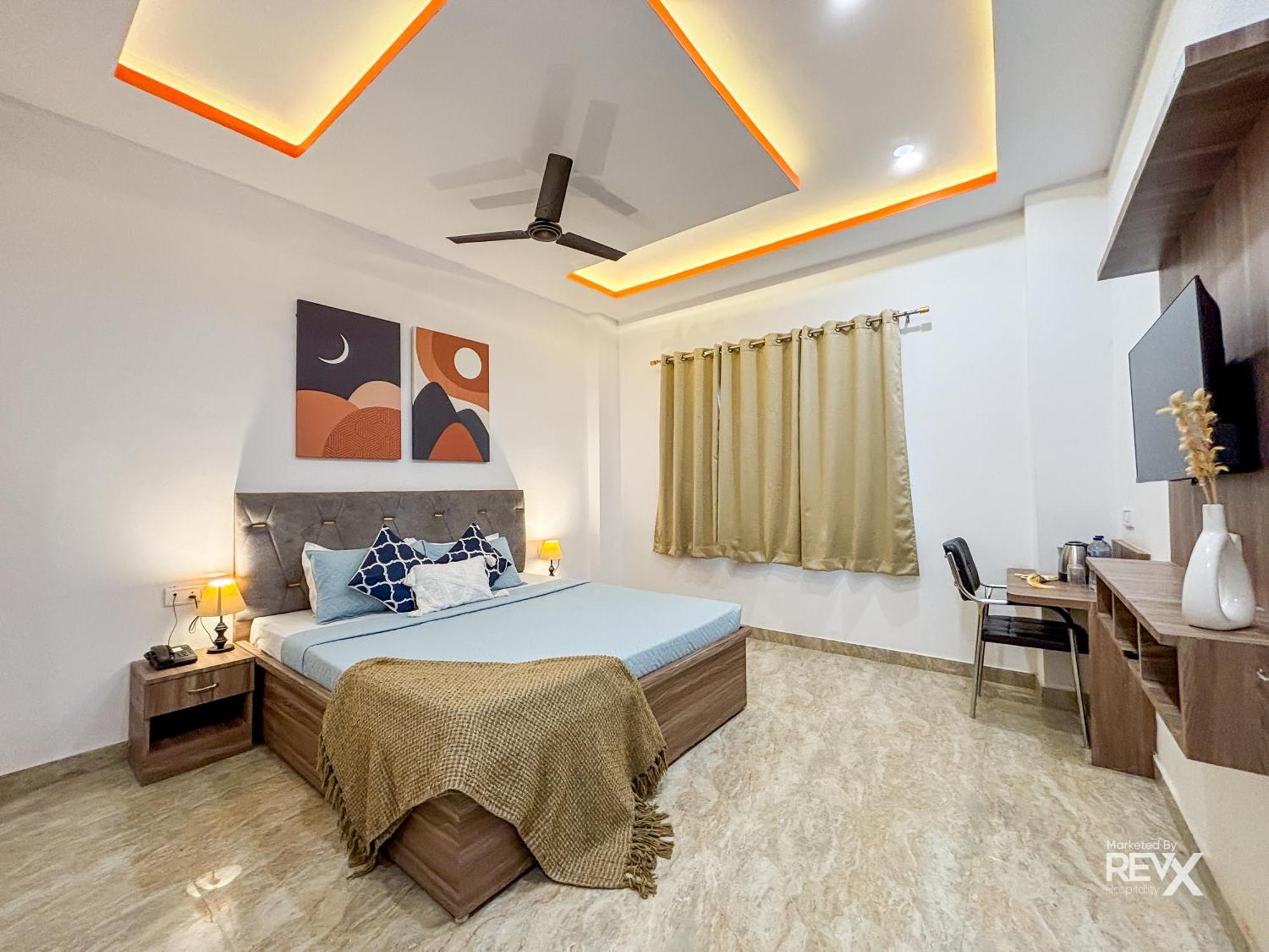 Raghuveer Sadan, Near Ram Mandir -10 Min Walk 2*