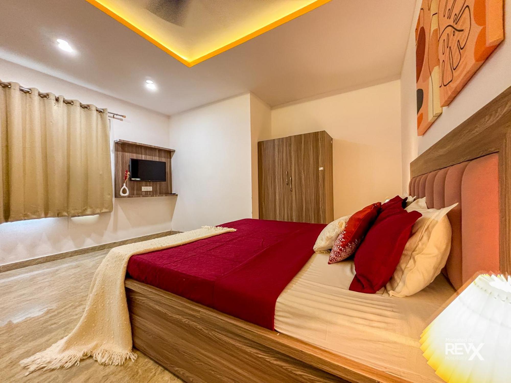 Hotel Raghuveer Sadan, Near Ram Mandir -10 Min Walk 2*