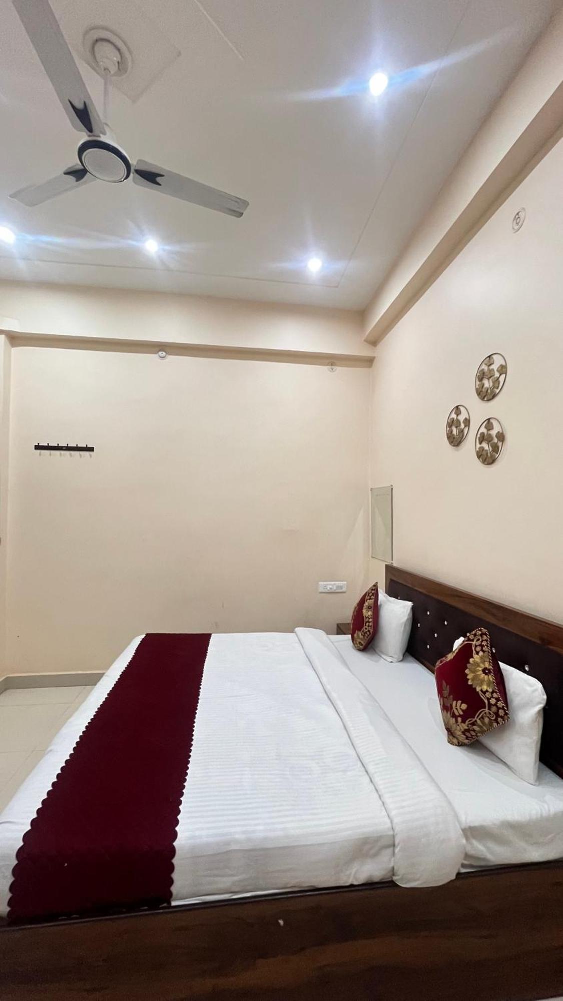 R K & Palace Near Ram Lalla Temple - 800 Meter Hotel Ayodhya