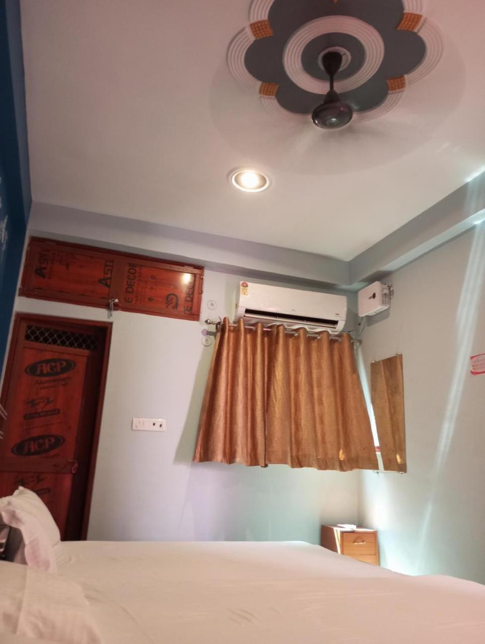 Hotel Shiv Niketan 200mtr From Shri Ram Mandir *