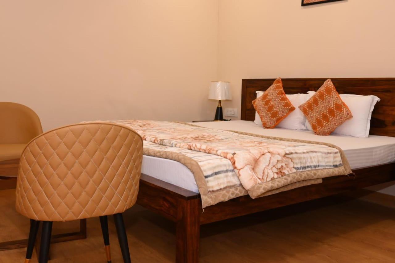Hotel Divine Ayodhya- A Unit Of Chinar Services Ayodhya