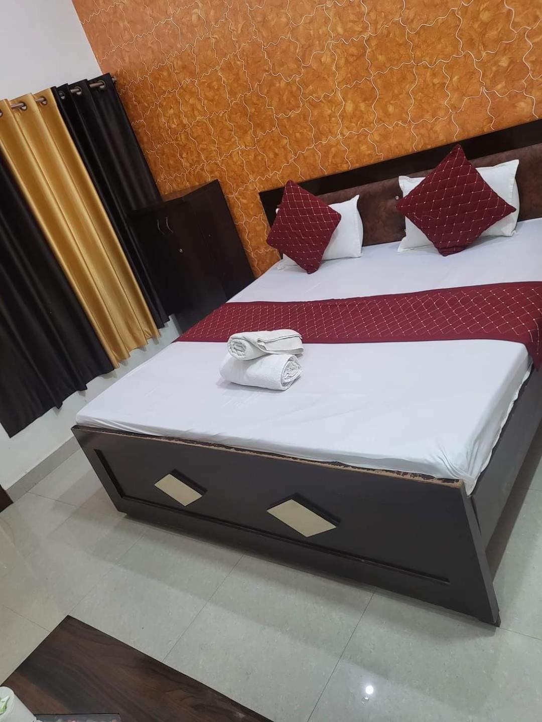 Hotel Ramam By Naavagat 700mtr From Shri Ram Janambhumi Ayodhya