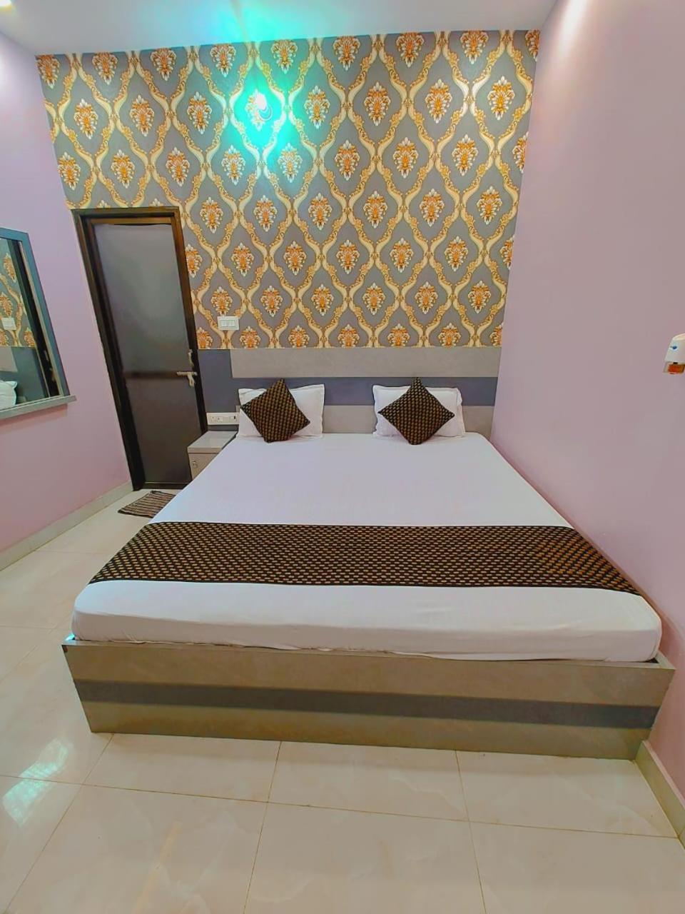 By Bookingcare 3* Ayodhya