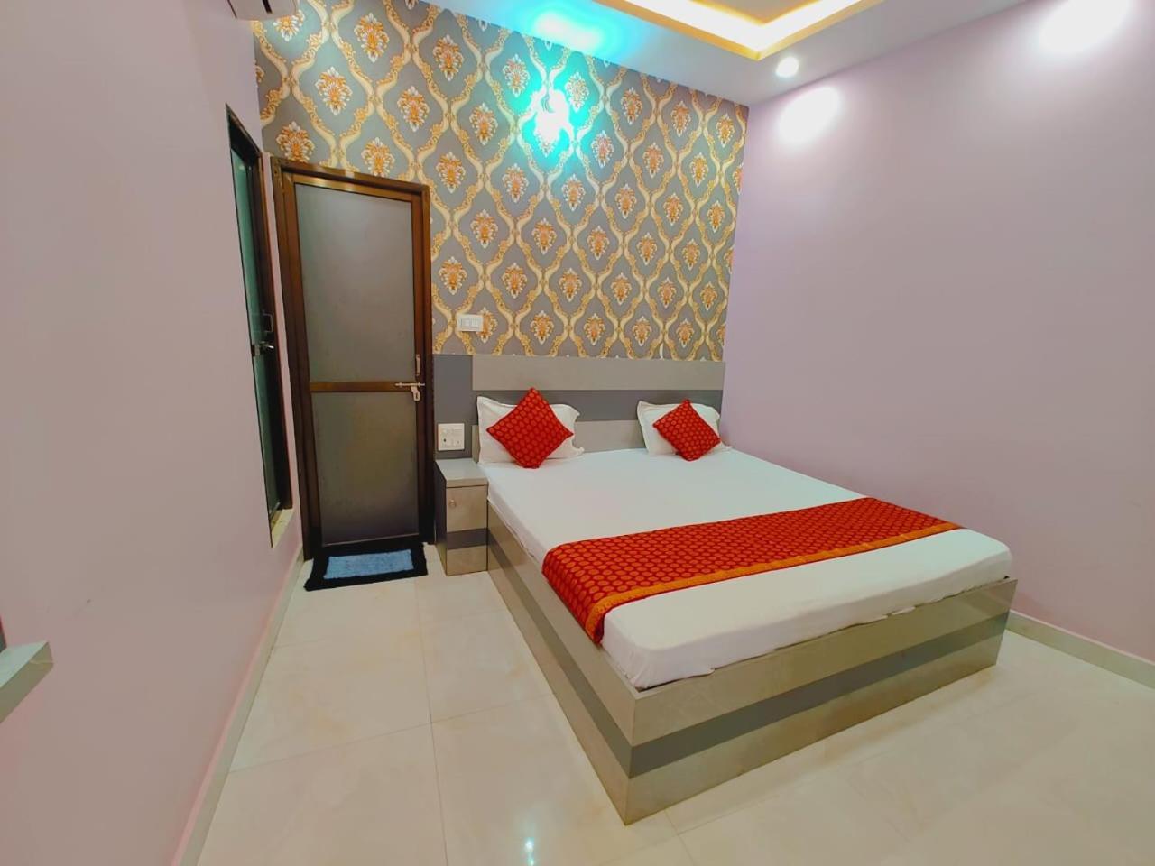 By Bookingcare Hotel 3*