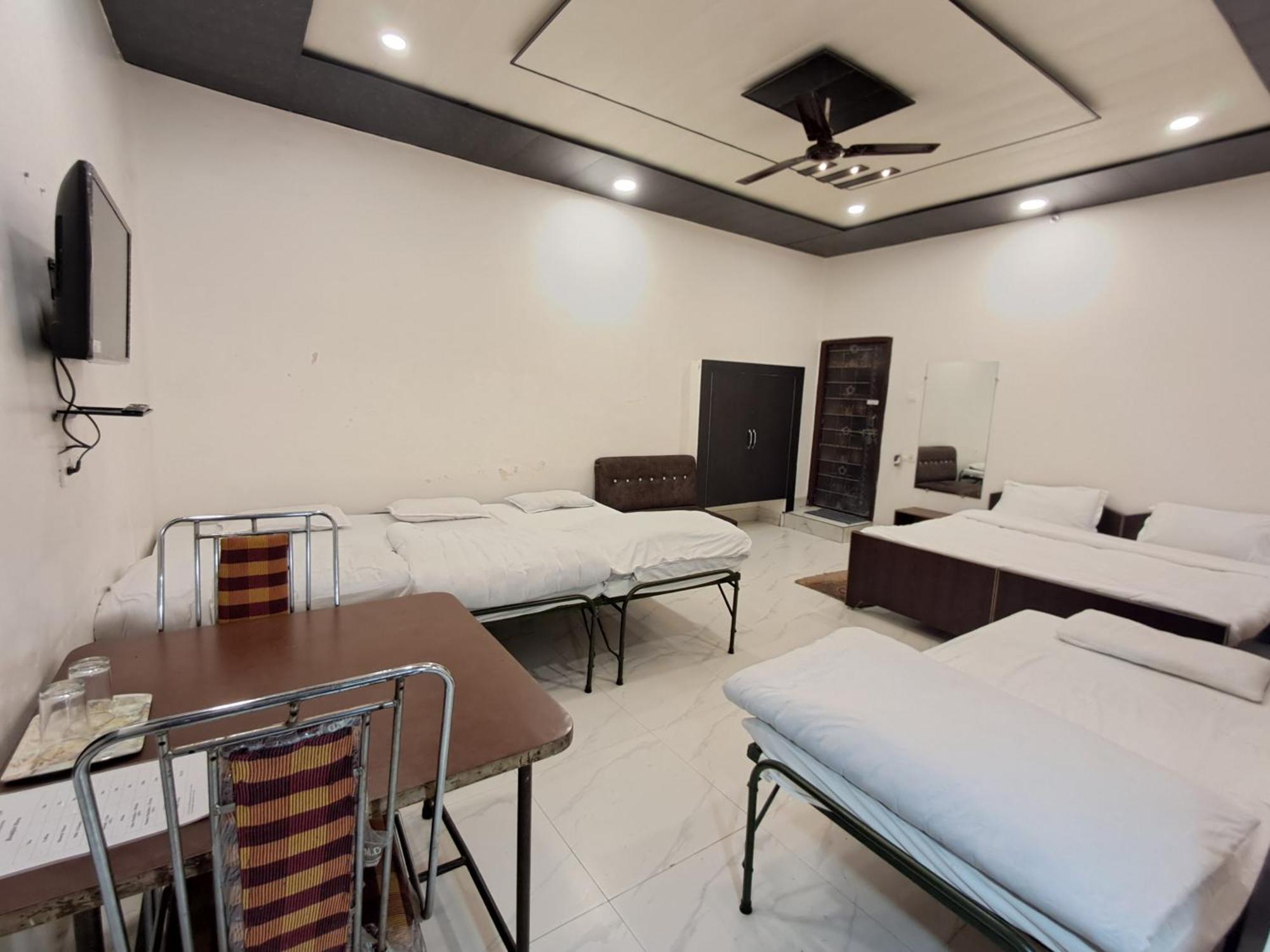 Hotel Ld Guest House, 3*