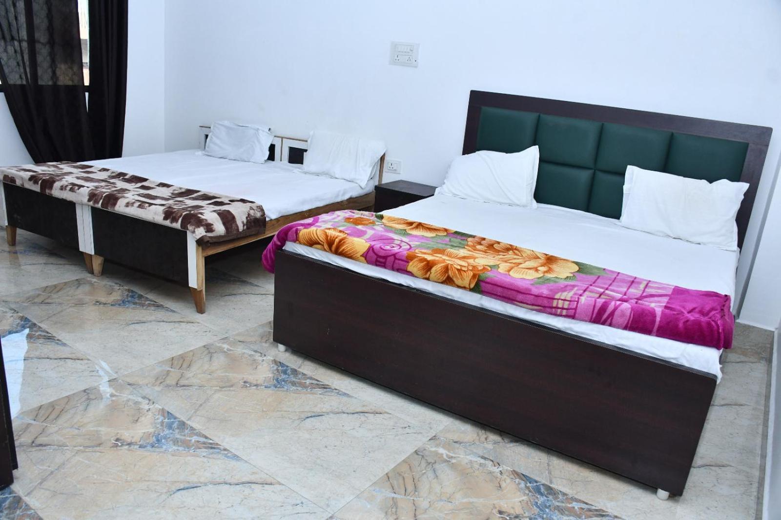 Hotel Sunder Milan Ayodhya