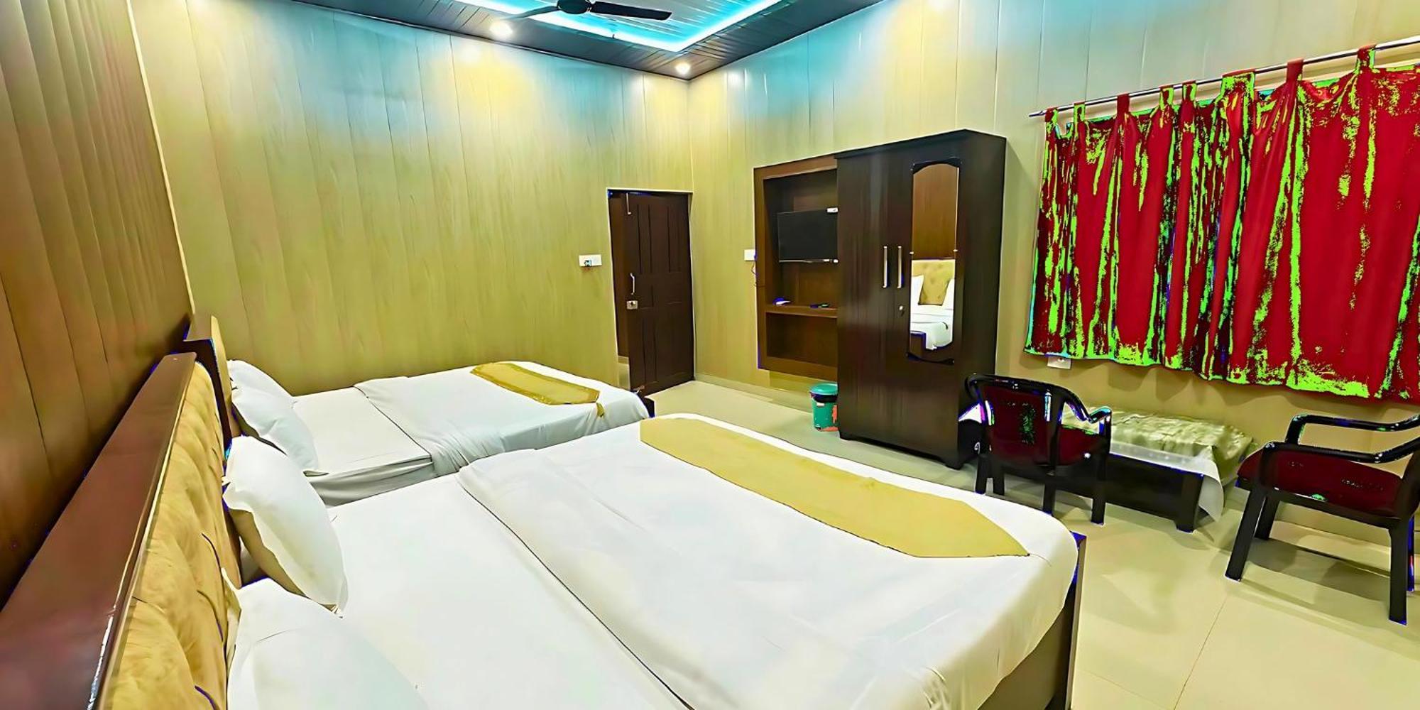 Ramayana Grand Hotel, Near Ram Mandir *