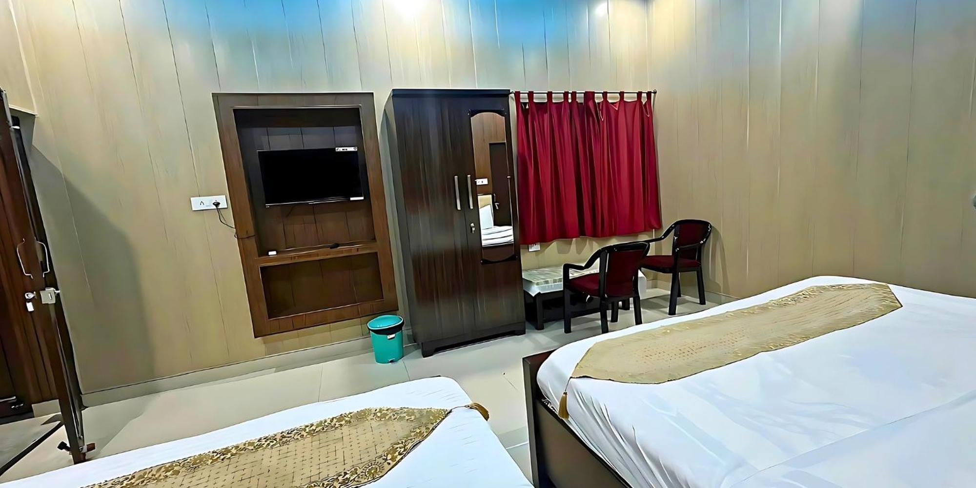 Ramayana Grand Hotel, Near Ram Mandir Hotel *