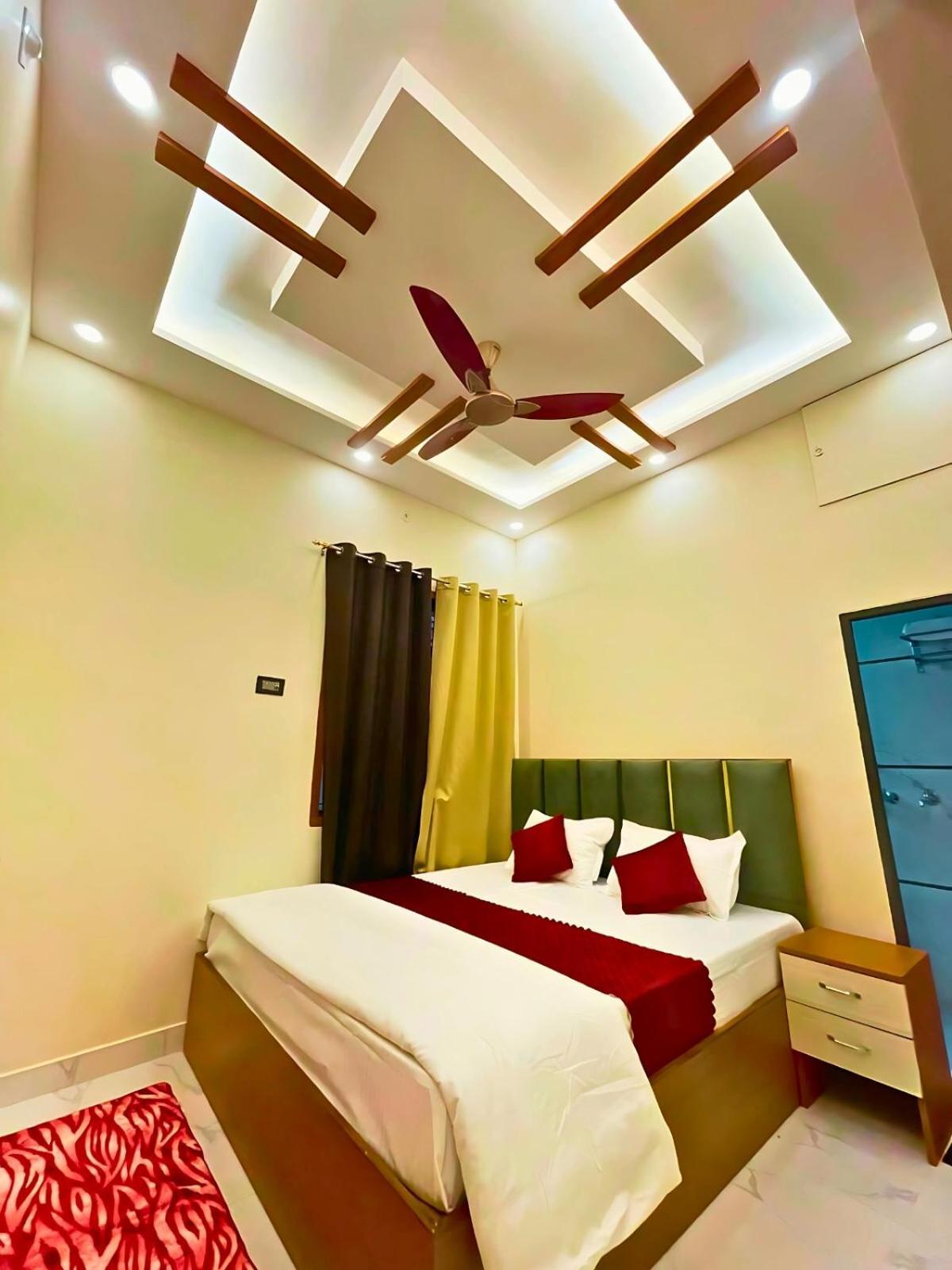 Hotel Ramayana Grand Hotel, Near Ram Mandir *