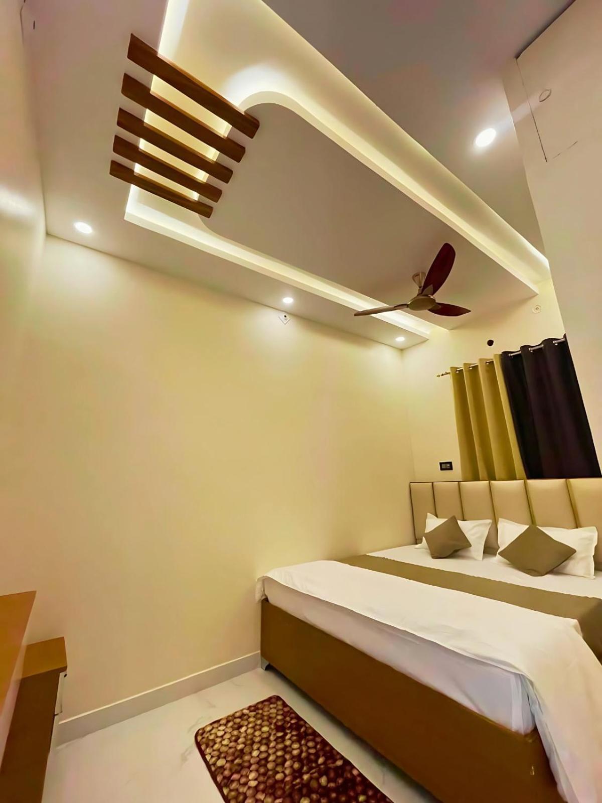 Ramayana Grand Hotel, Near Ram Mandir Hotel