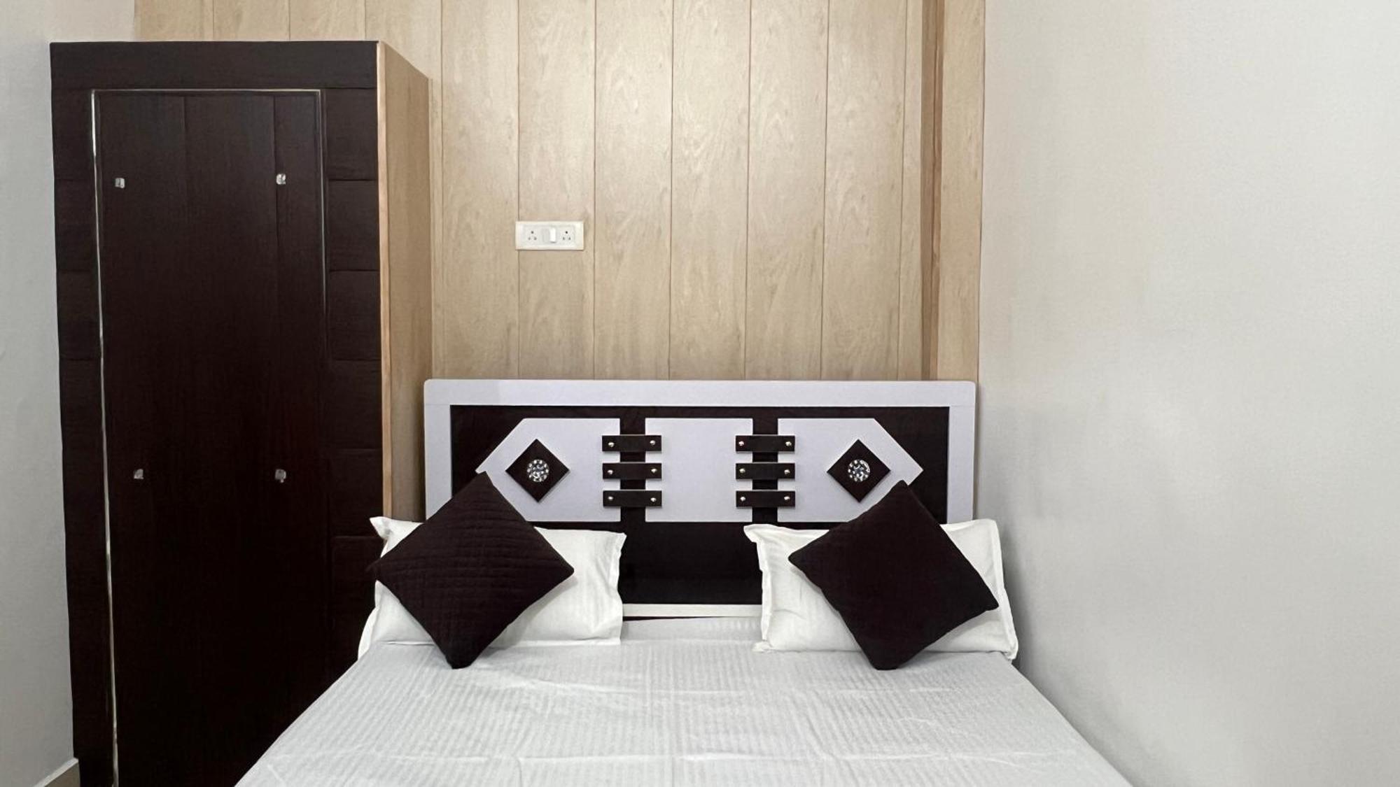 Hanumat Retreat Homestay *