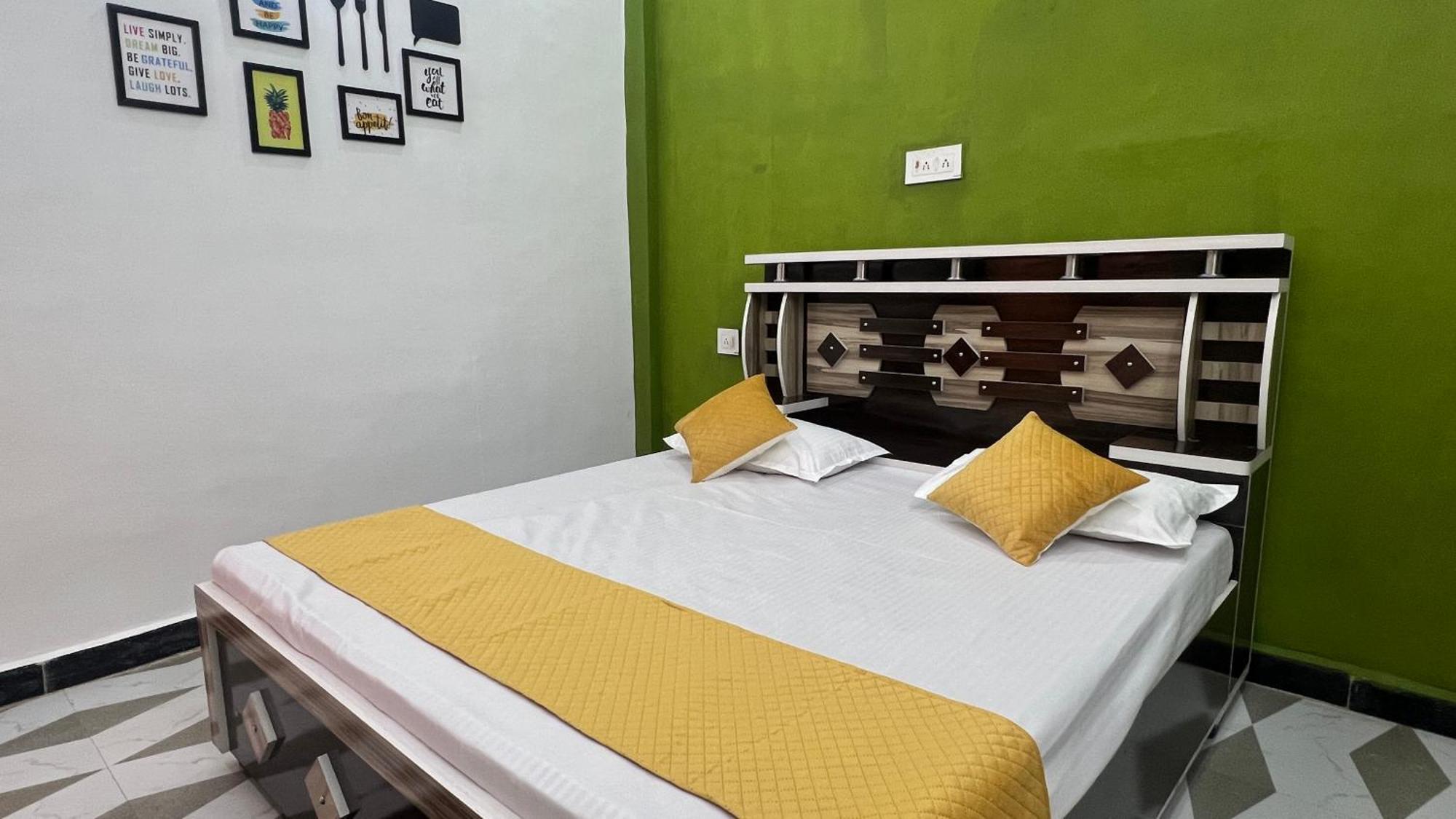 Hanumat Retreat Homestay *