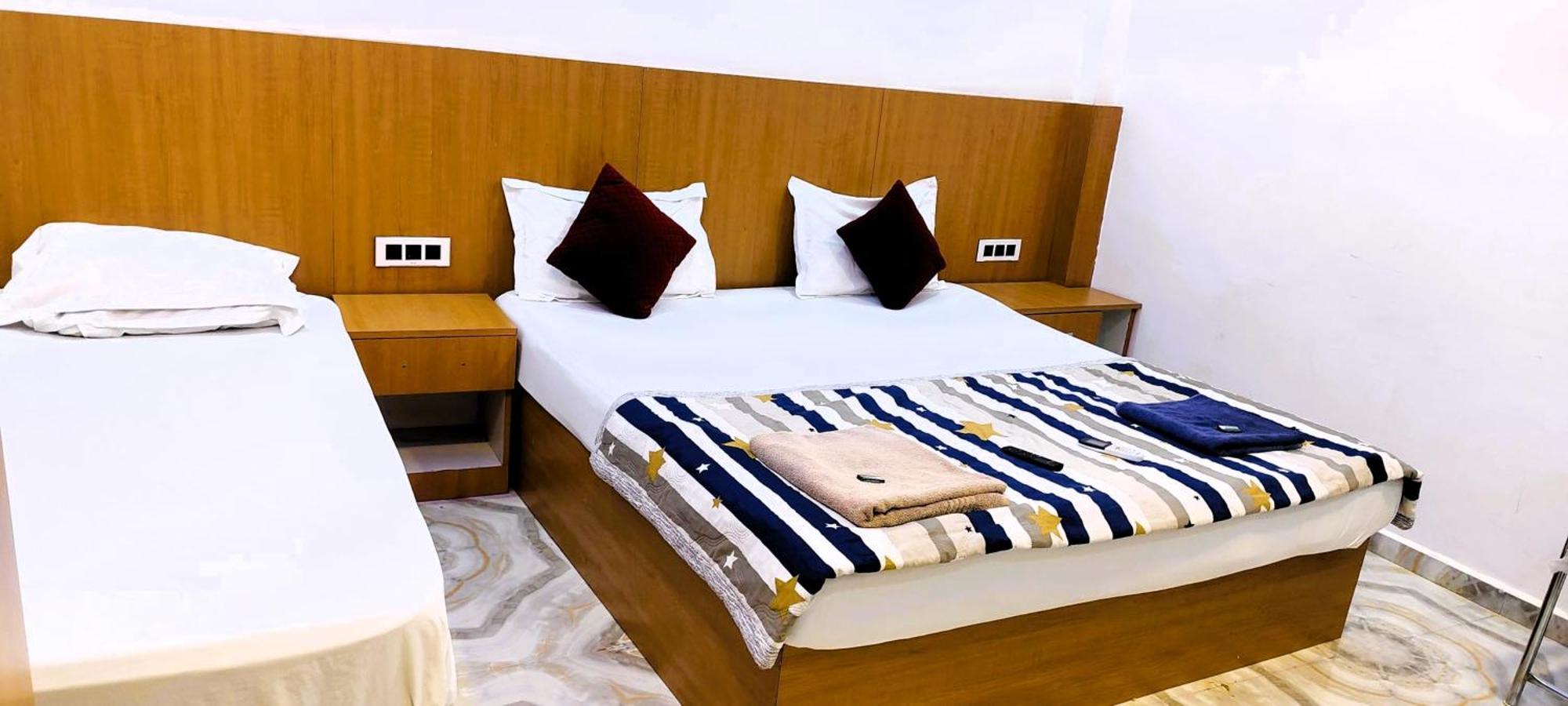 Homestay Gr Mateshwari Palace - Hotel-at-prime-location Spacious-room Ayodhya