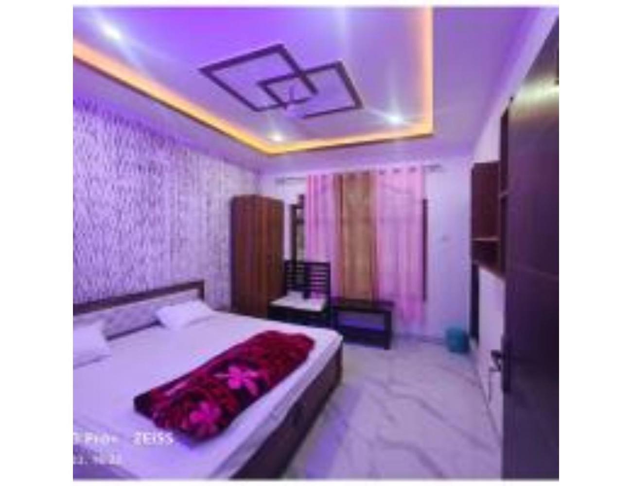 The S R Palace And Marriage Lawn,ayodhya Hotel Ayodhya