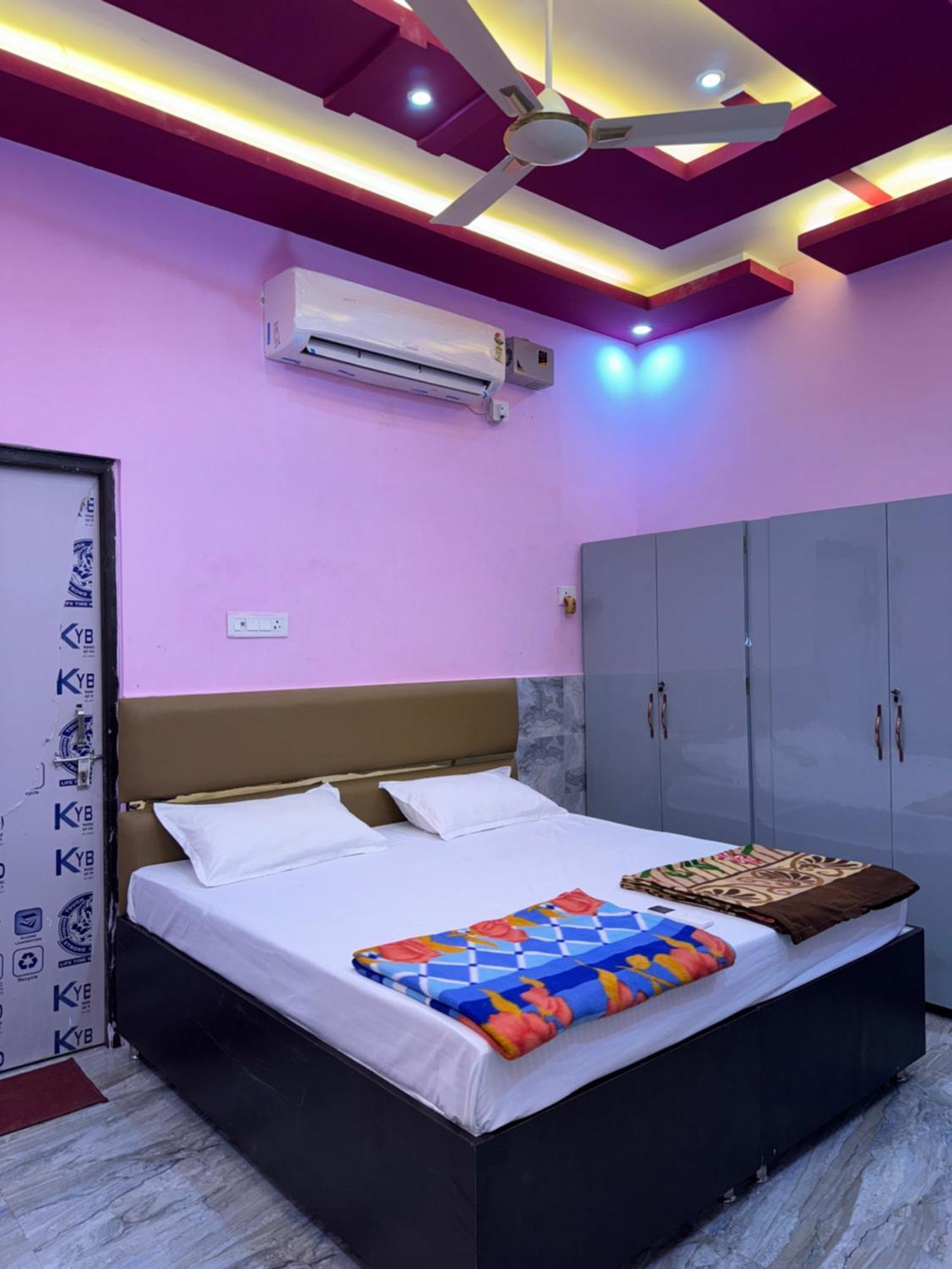 Guest house Sheesh Mahal Ayodhya
