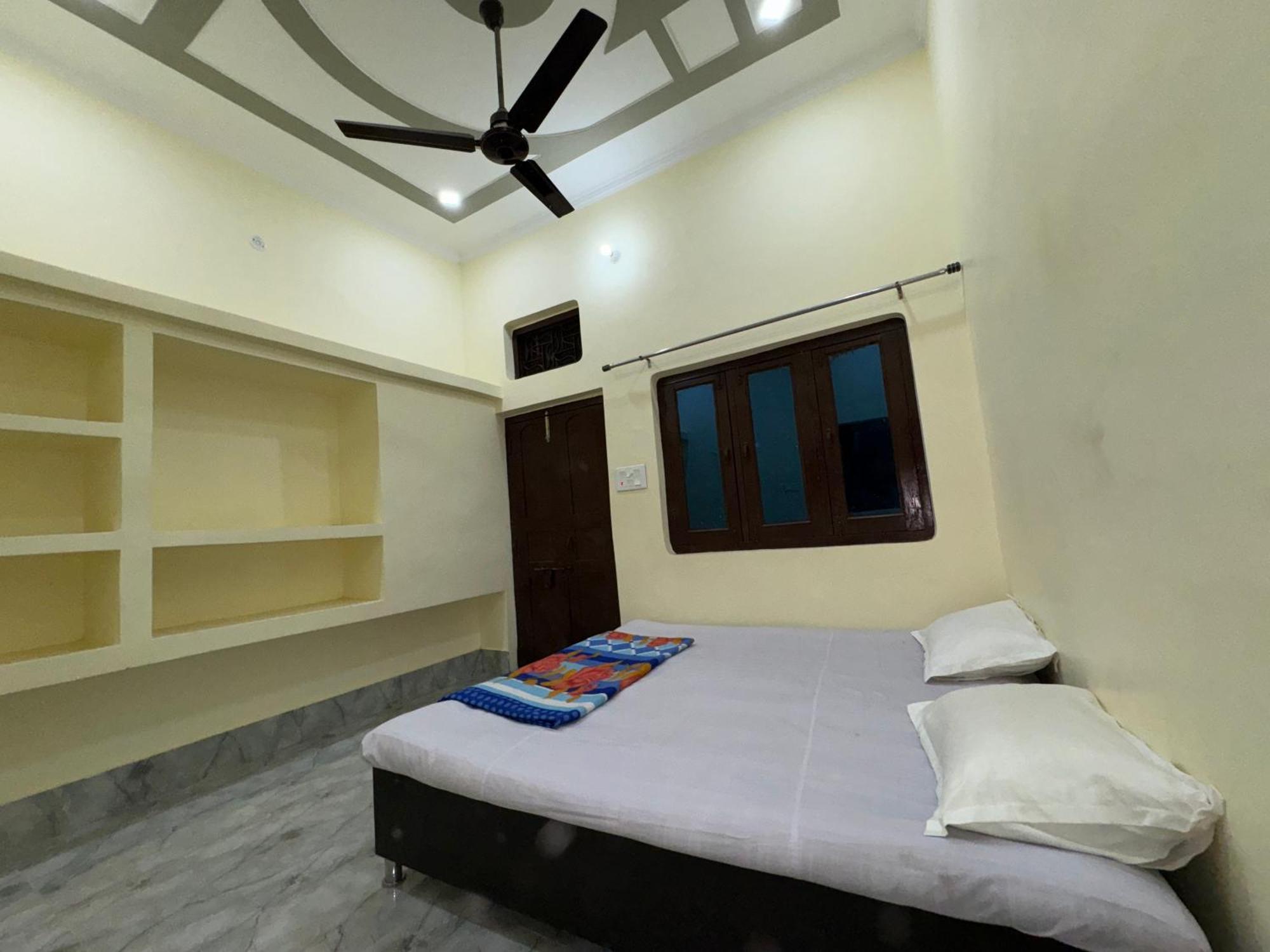 Guest house Sheesh Mahal