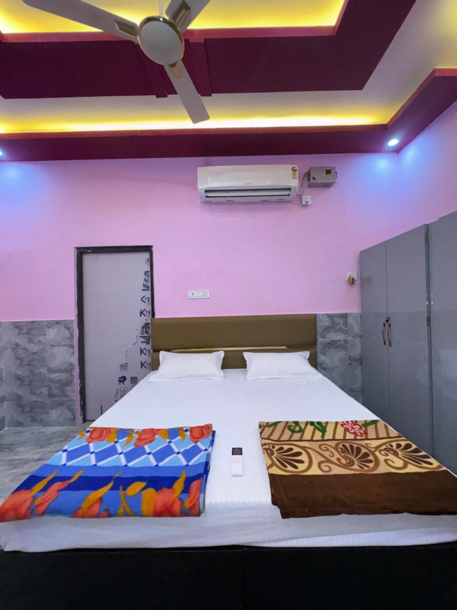 Guest house Sheesh Mahal