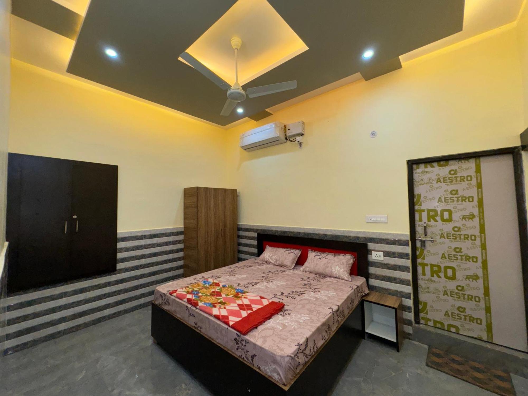 Guest house Sheesh Mahal *