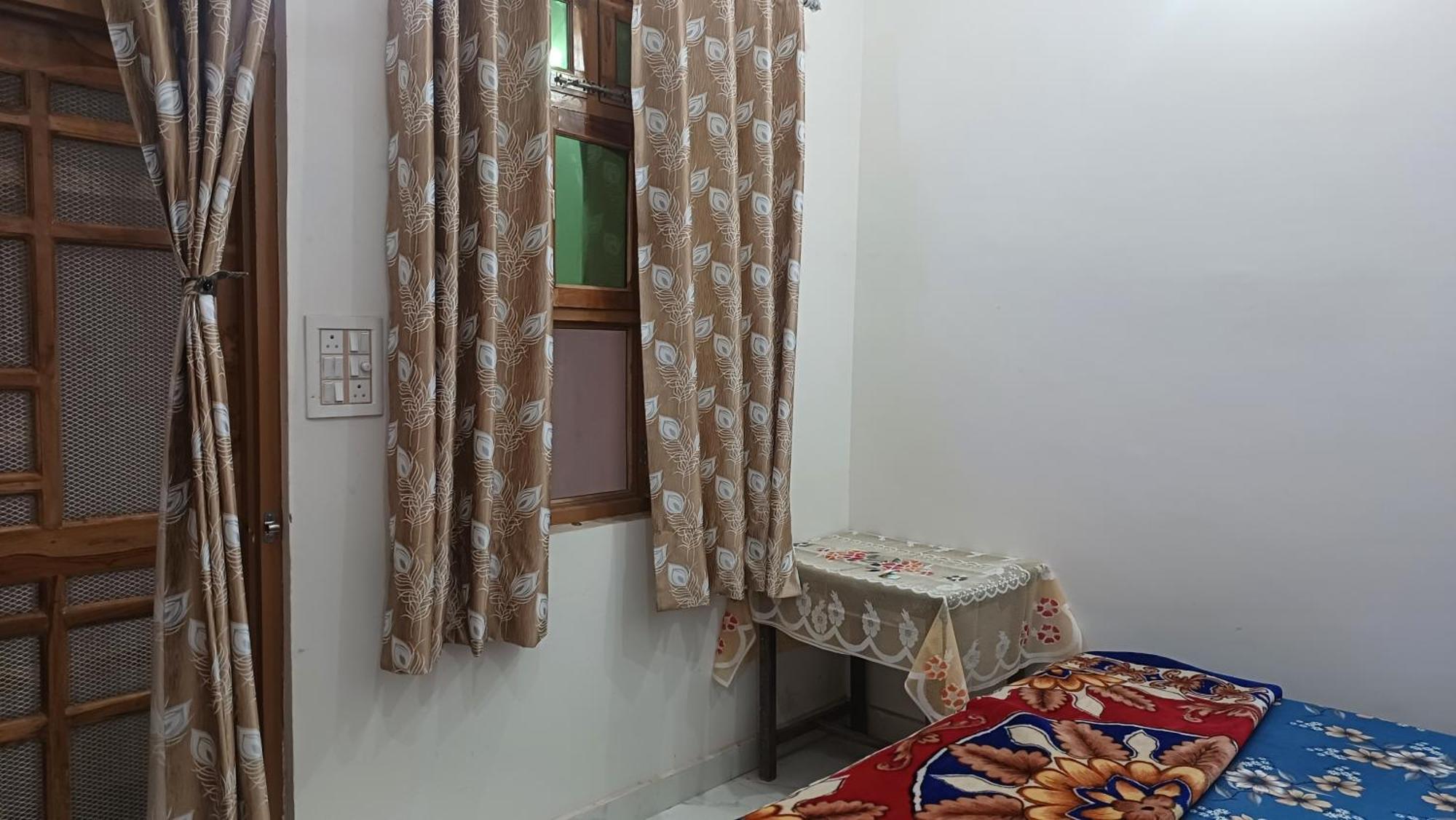 Homestay Pareek Homestay 1km From Ram Mandir *