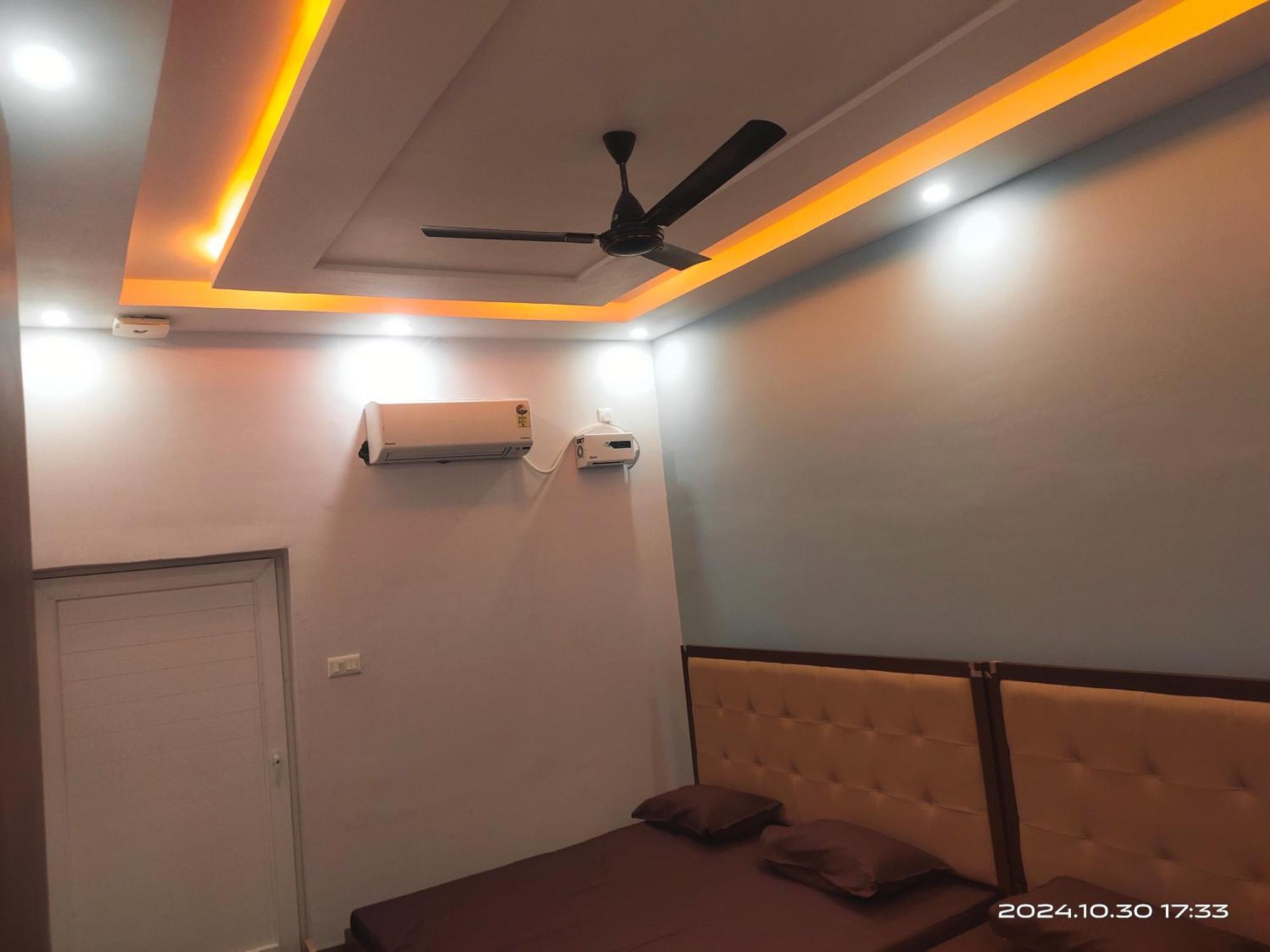 Nigam Ground Floor 300m Ram Mandir Homestay *