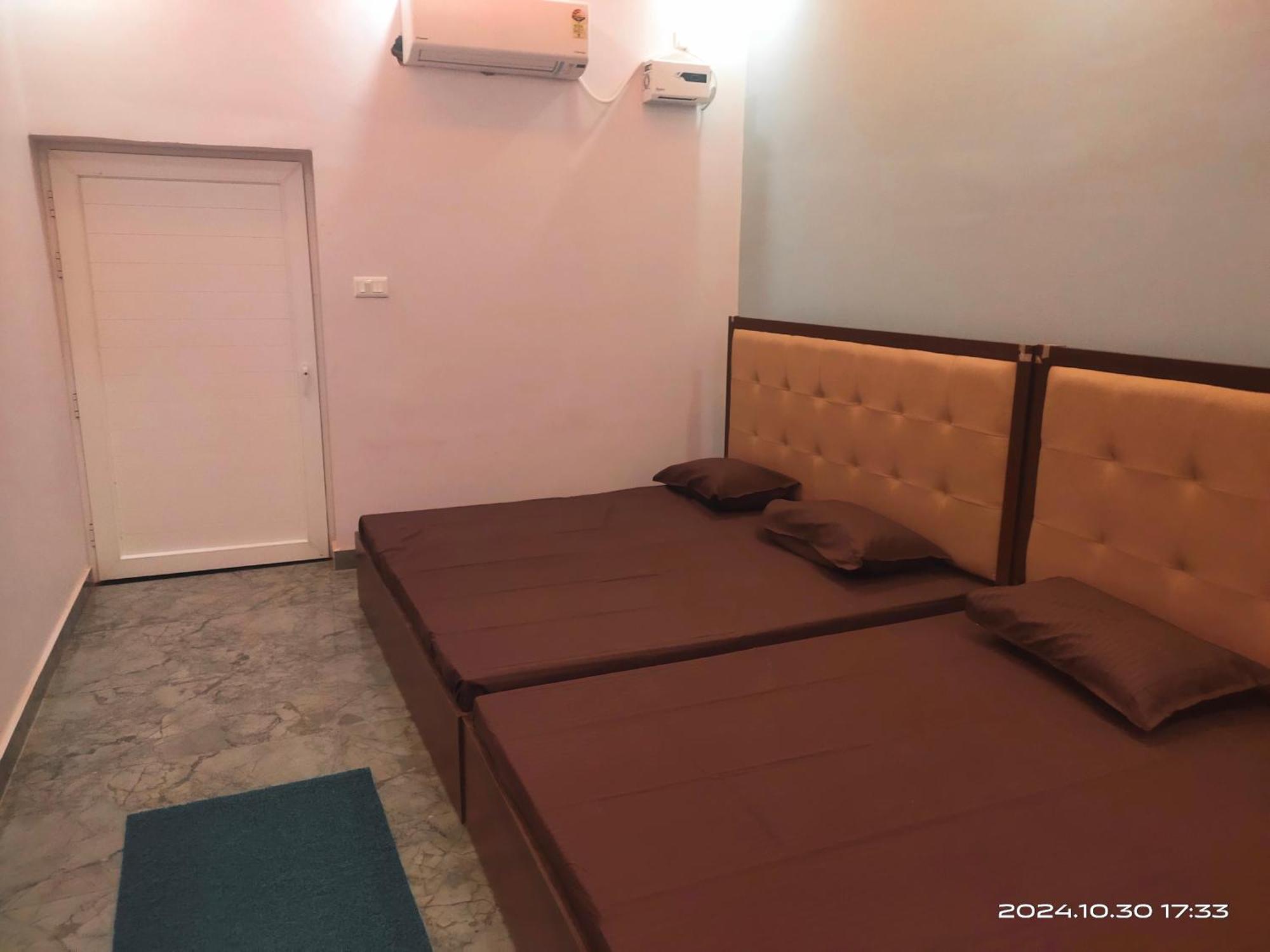 Homestay Nigam Ground Floor 300m Ram Mandir