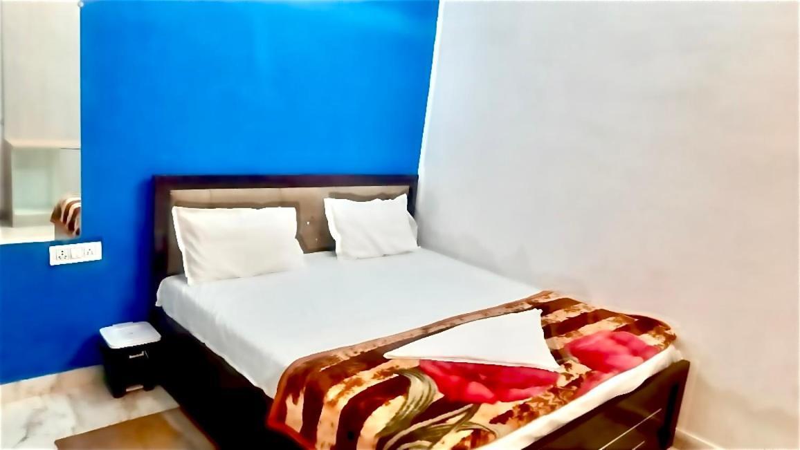 Divya Darshan Guest House, 100m From Shri Ram Janam Bhoomi Dham Guest house Ayodhya