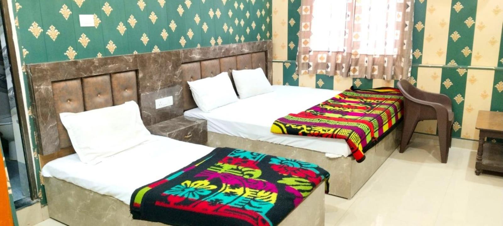 Go Balaji Palace In Full Air-conditioners Hotel Ayodhya