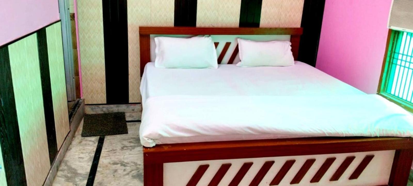 Go Balaji Palace In Full Air-conditioners 2*